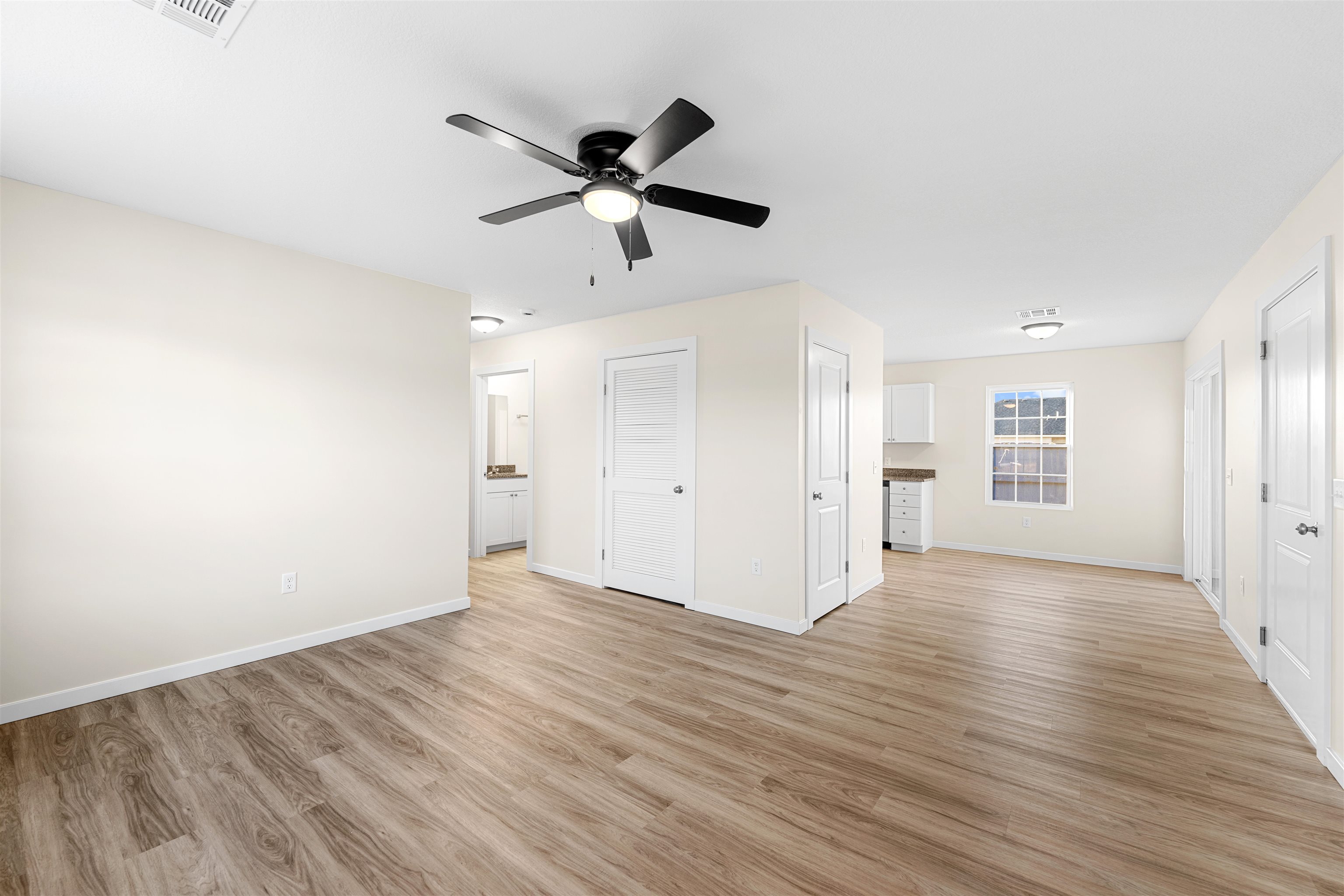 1213 Harbor Dr Property Photo 2