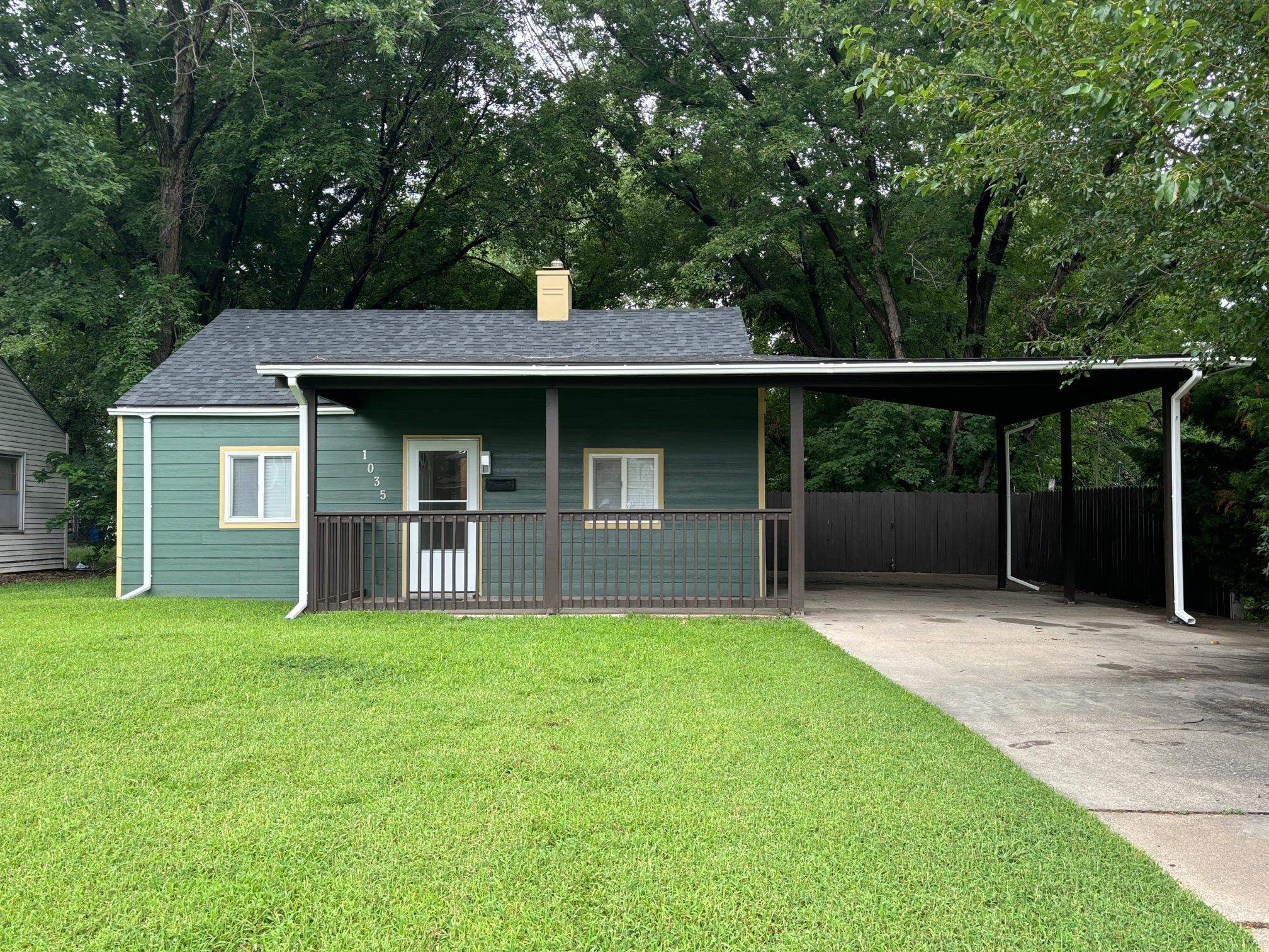 1035 S YALE Property Photo 1
