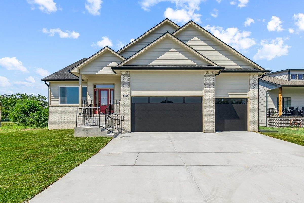 3102 E Sunflower Dr. Property Photo 1