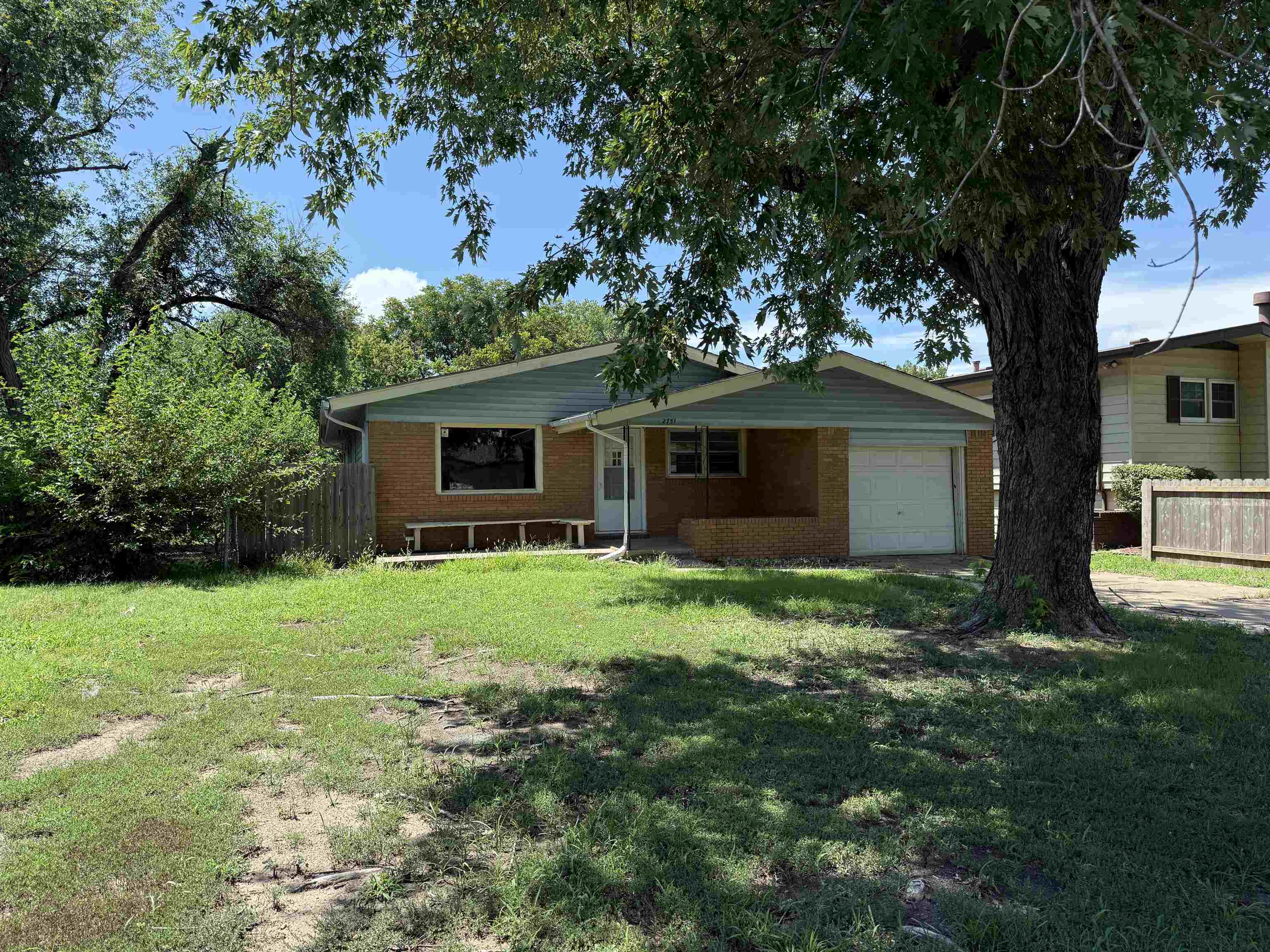 2751 N Vassar Ave Property Photo