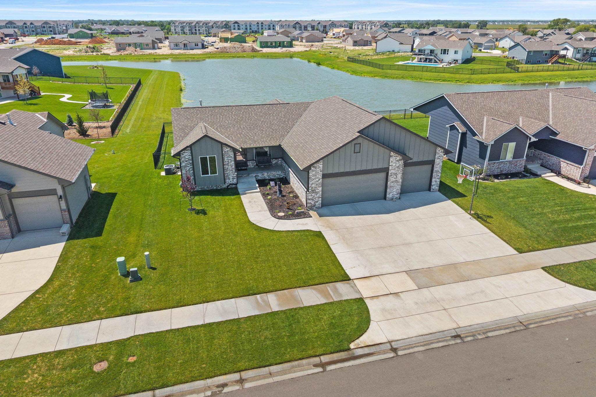 10909 Cedar Lane Property Photo 1