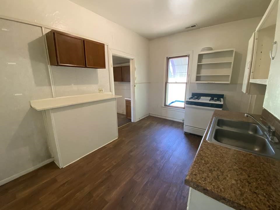 5961 S Seneca St Property Photo 21