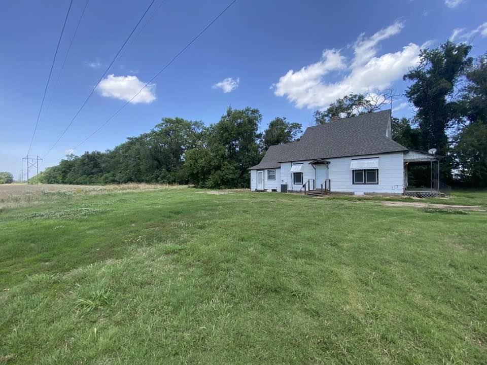 5961 S Seneca St Property Photo 24