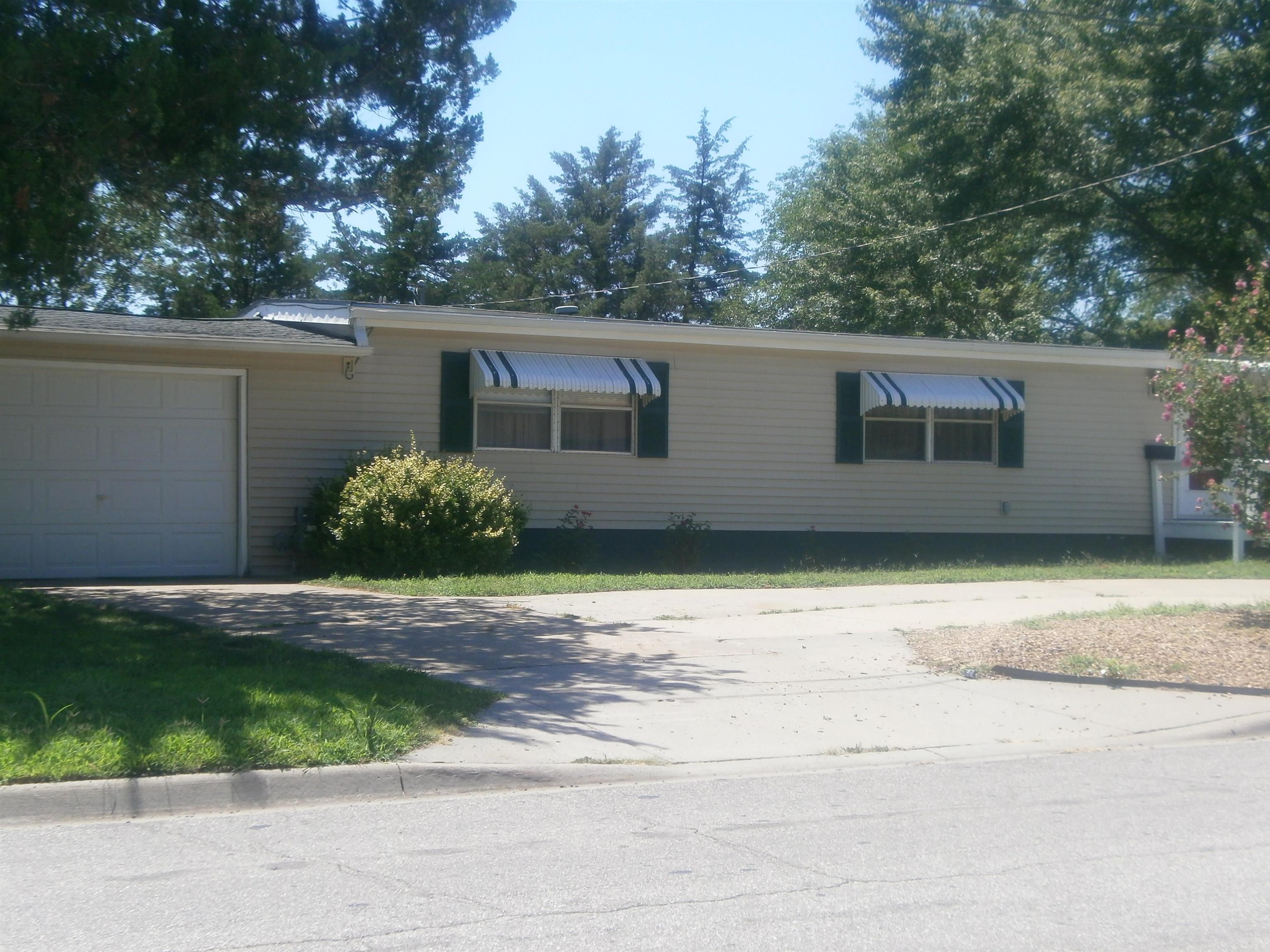 532 Laurel St Property Photo 1