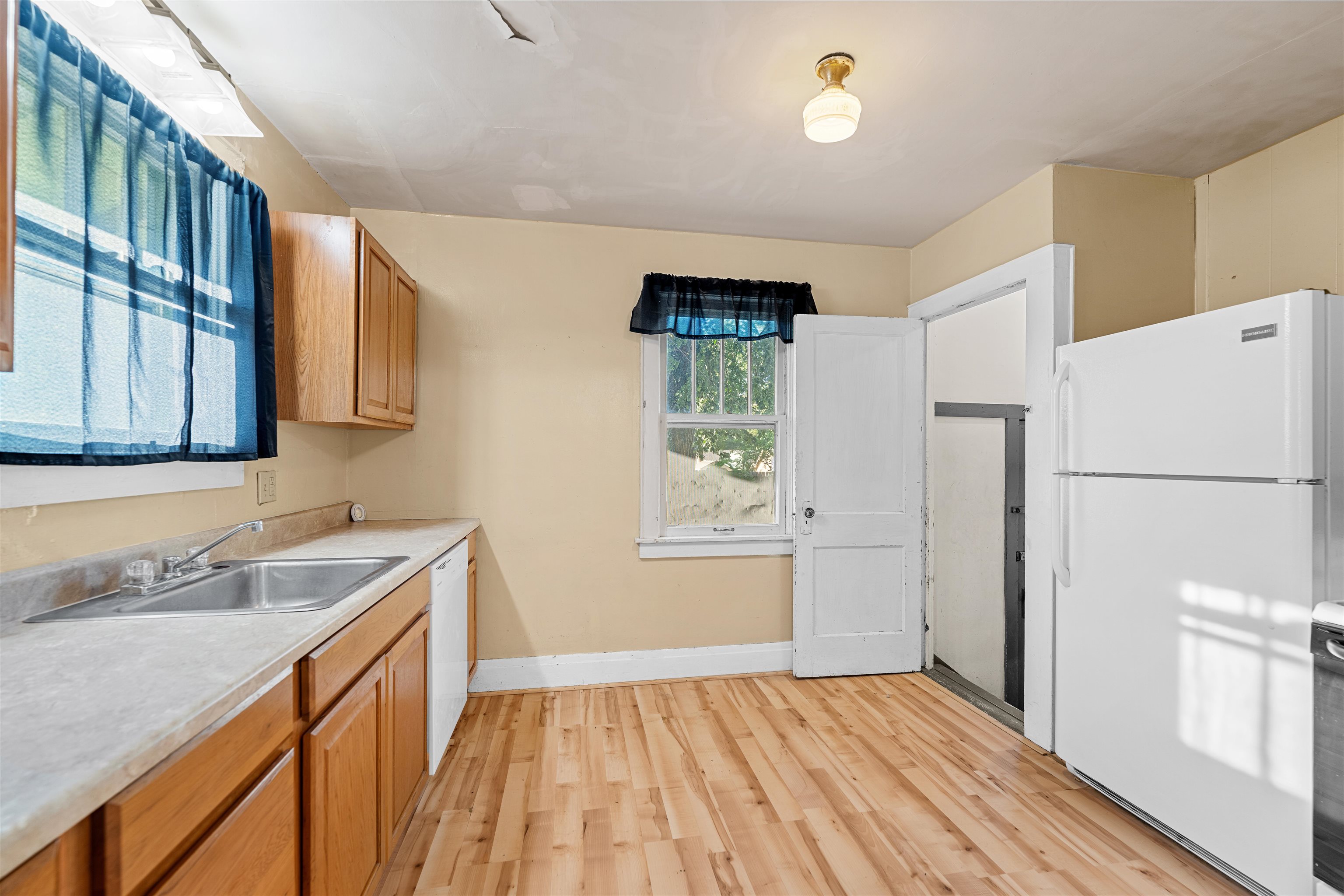 109 E Swensson Ave Property Photo 6