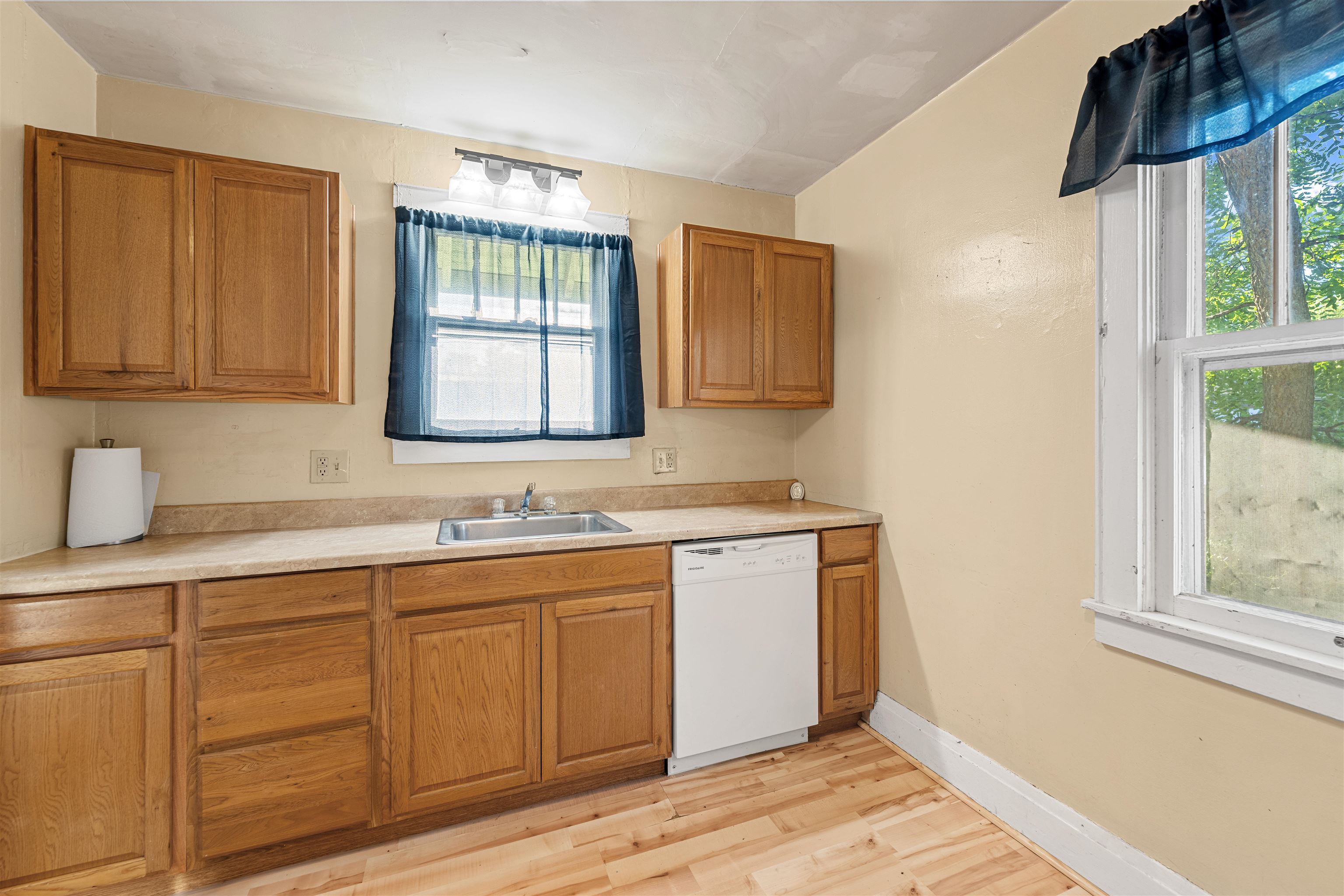 109 E Swensson Ave Property Photo 7