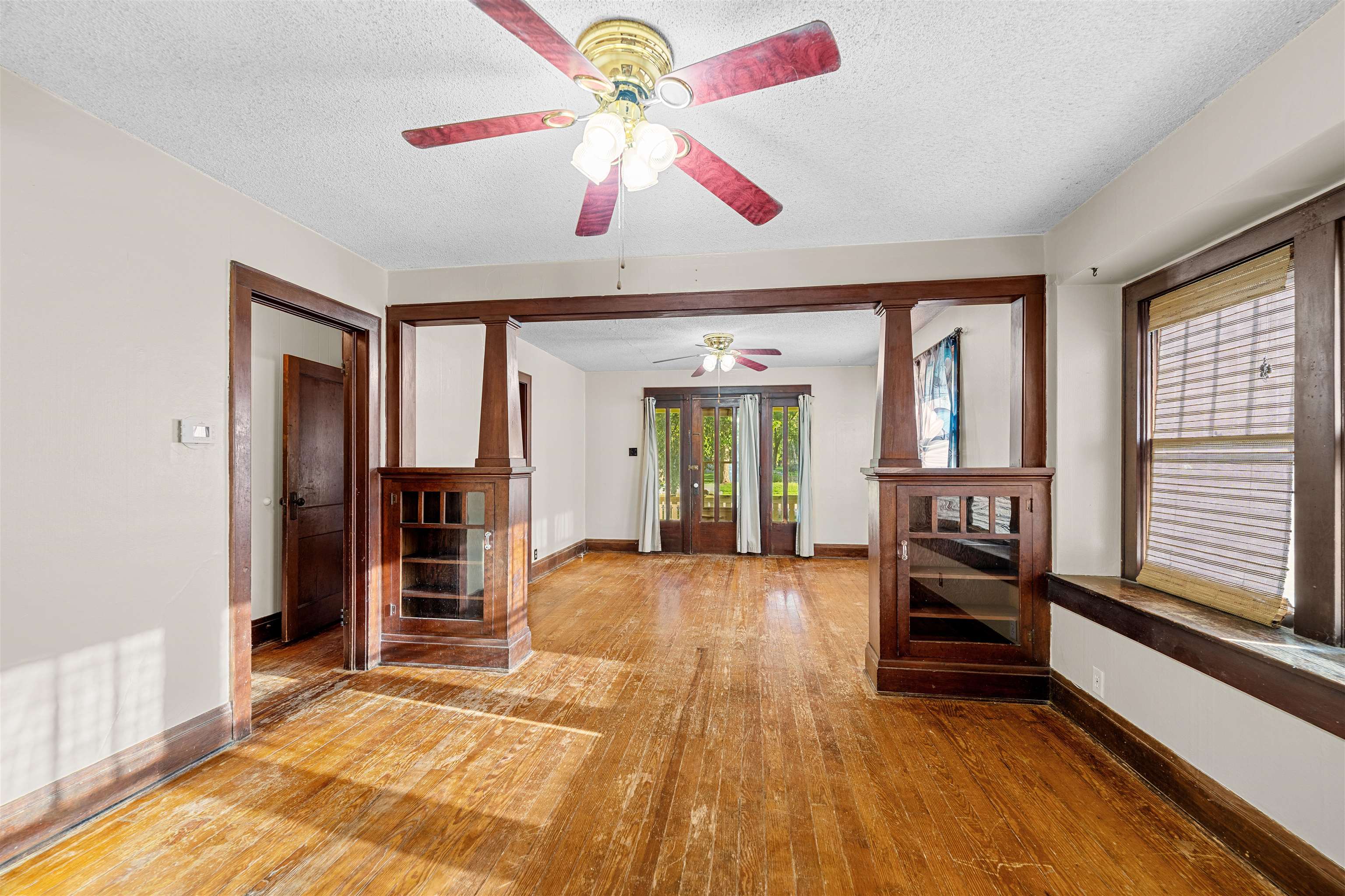 109 E Swensson Ave Property Photo 9