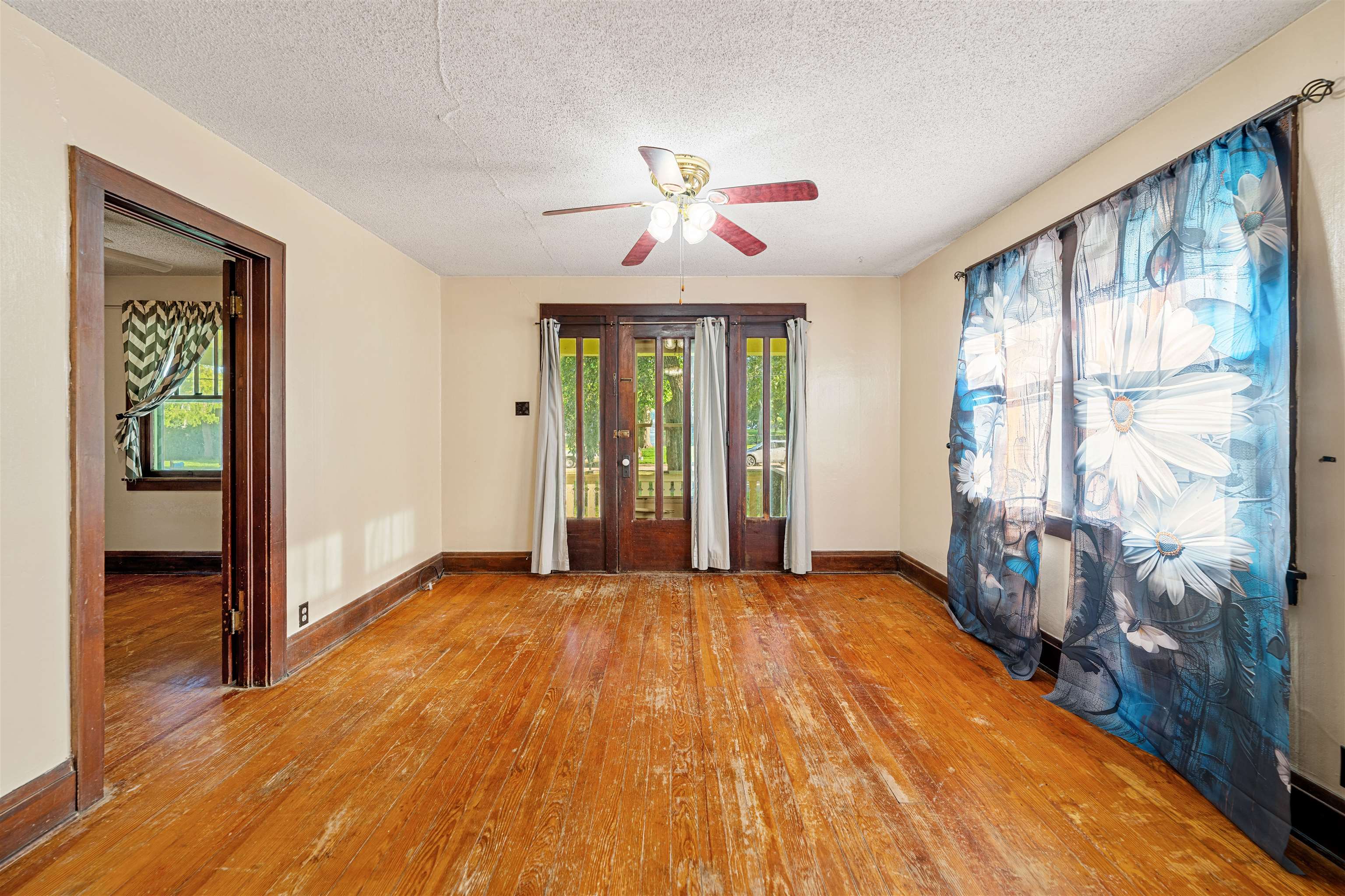 109 E Swensson Ave Property Photo 11
