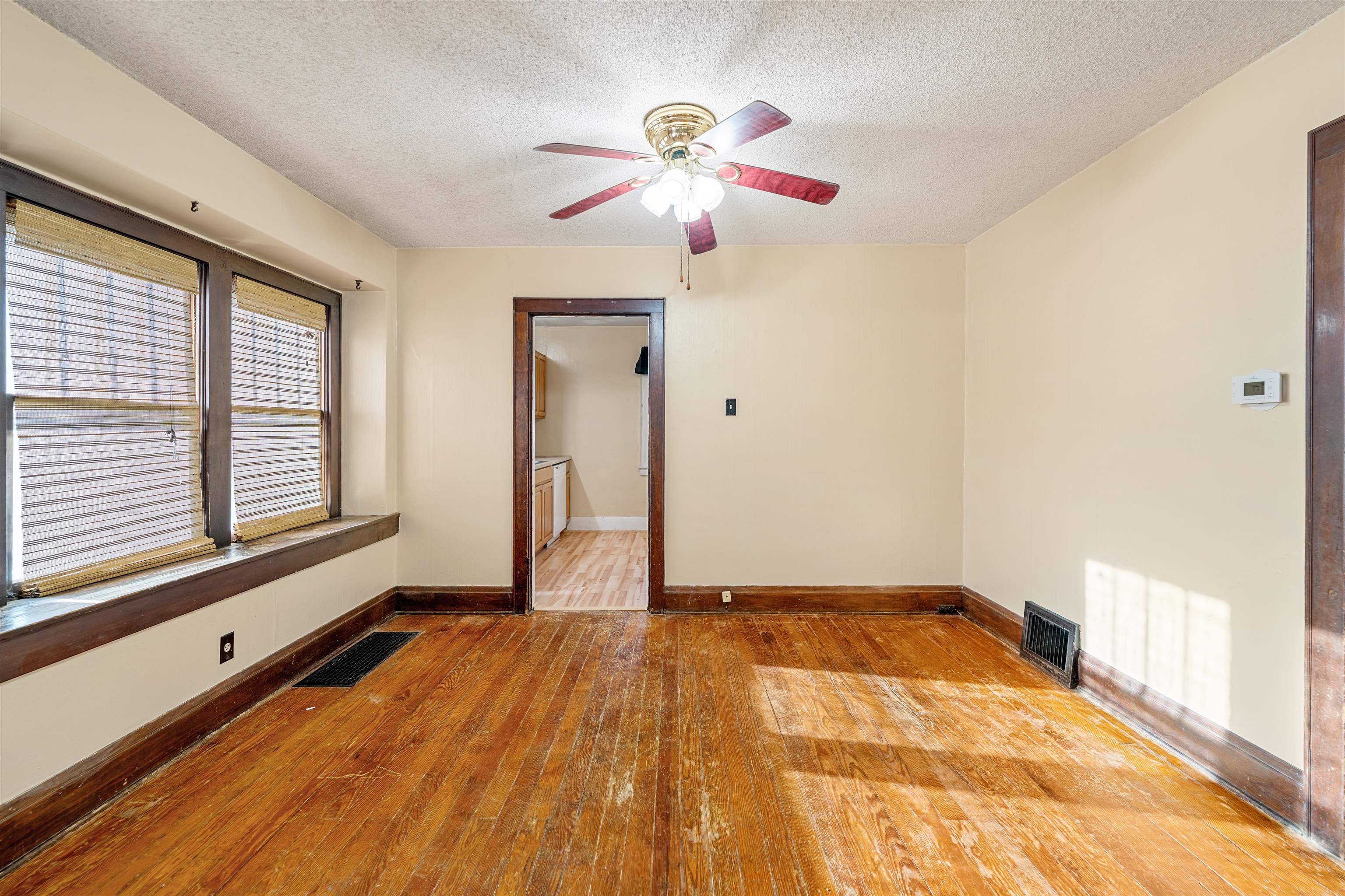 109 E Swensson Ave Property Photo 13