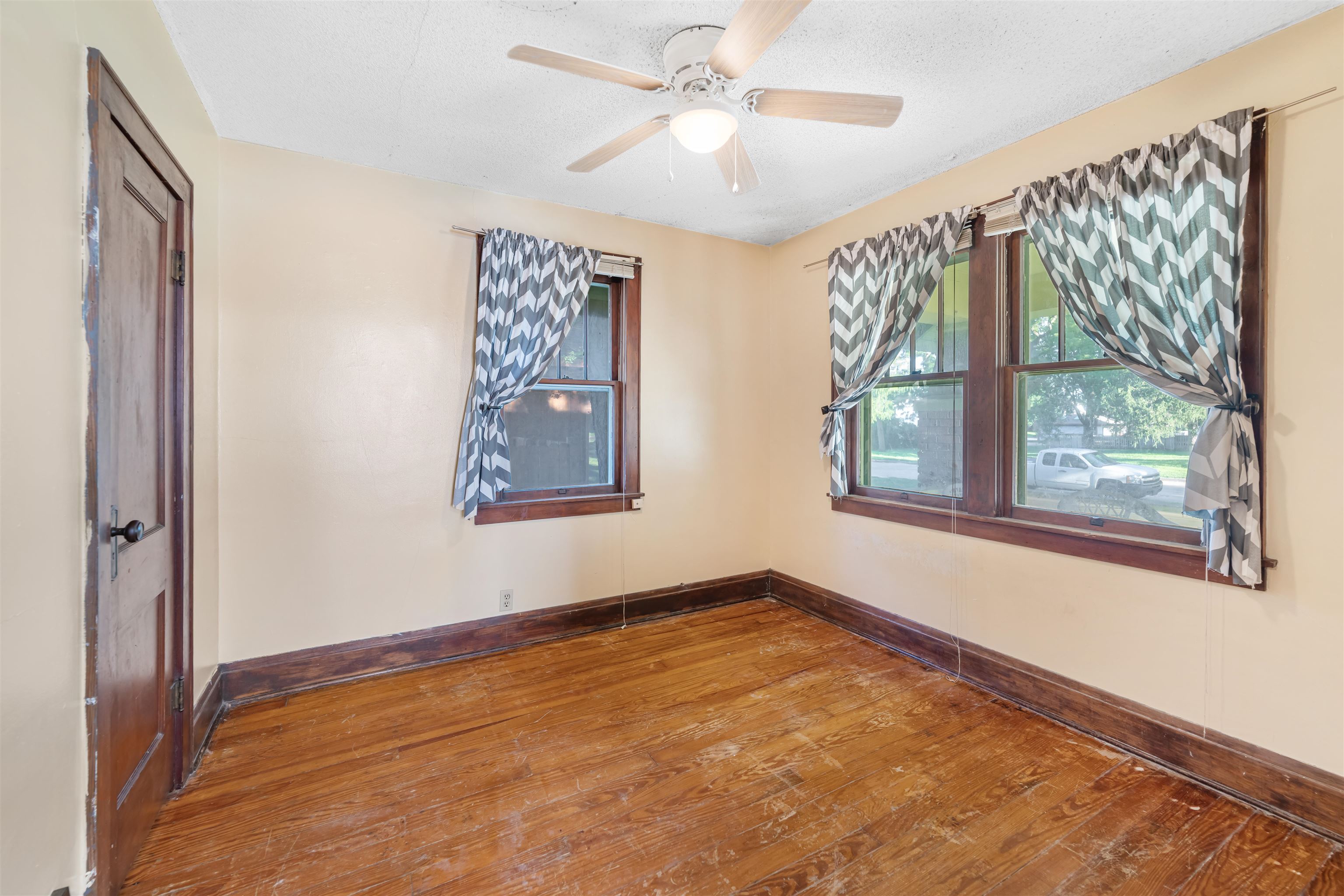 109 E Swensson Ave Property Photo 14