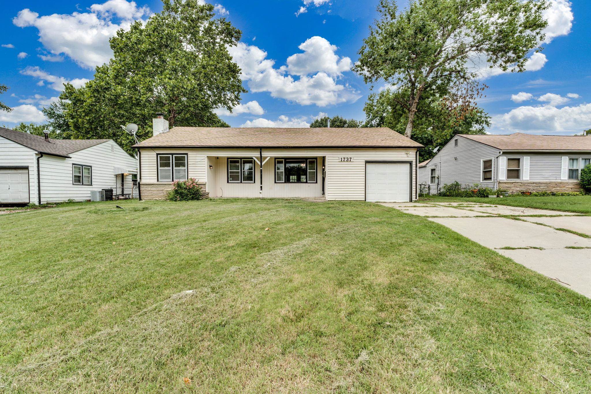1737 Drollinger St Property Photo