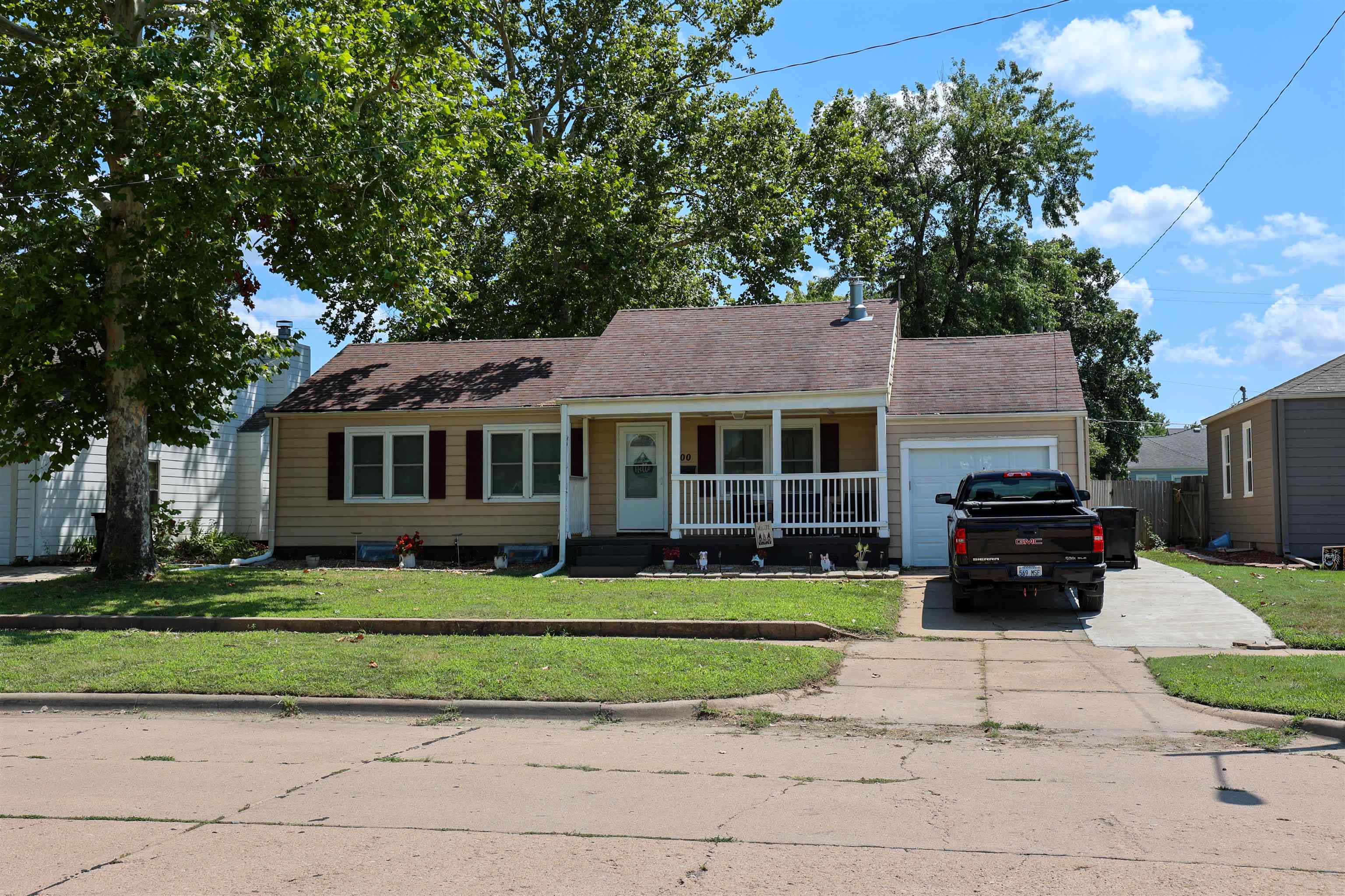 500 E Jewell Property Photo 1