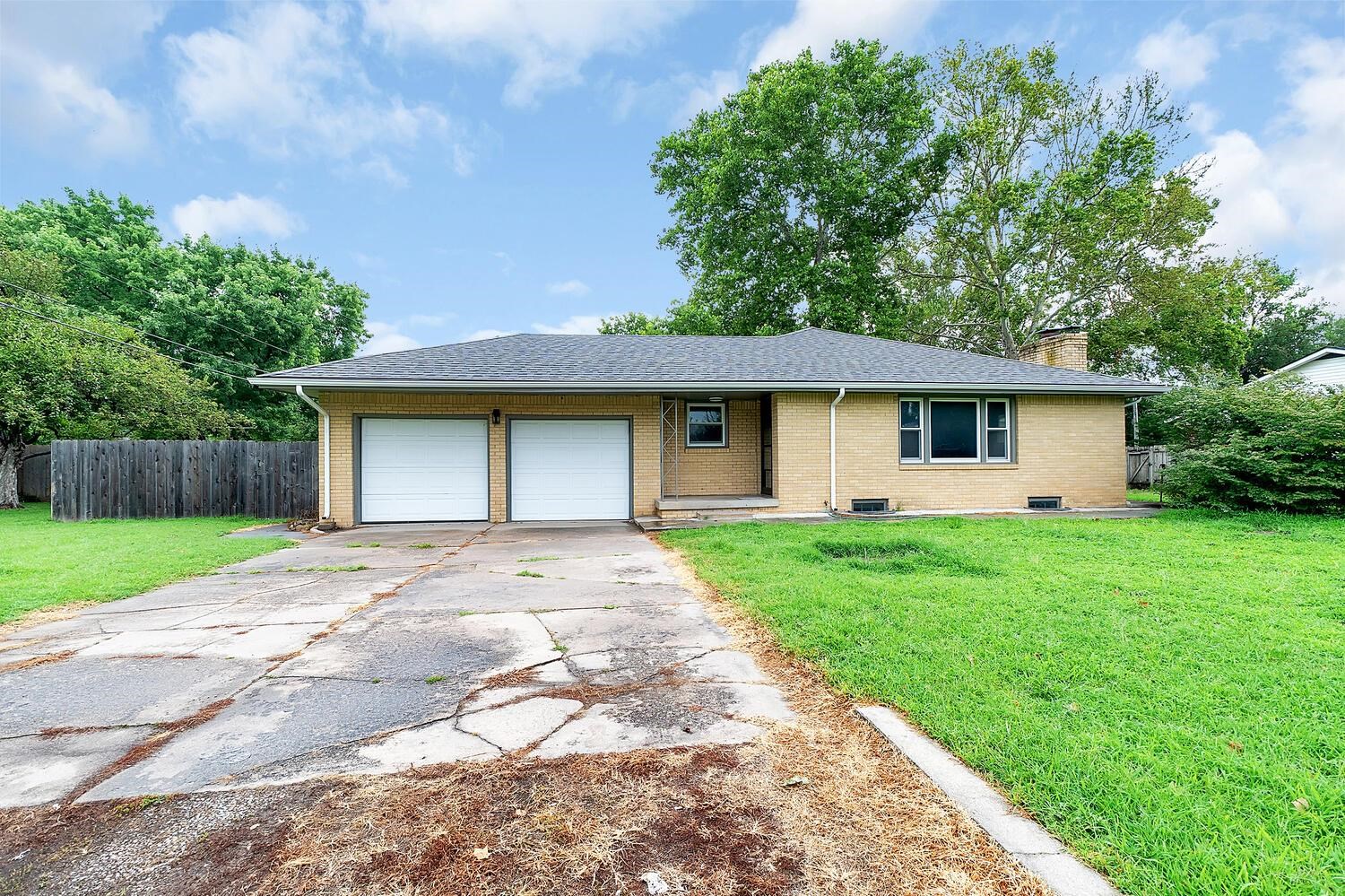 1728 N Colorado Property Photo 1