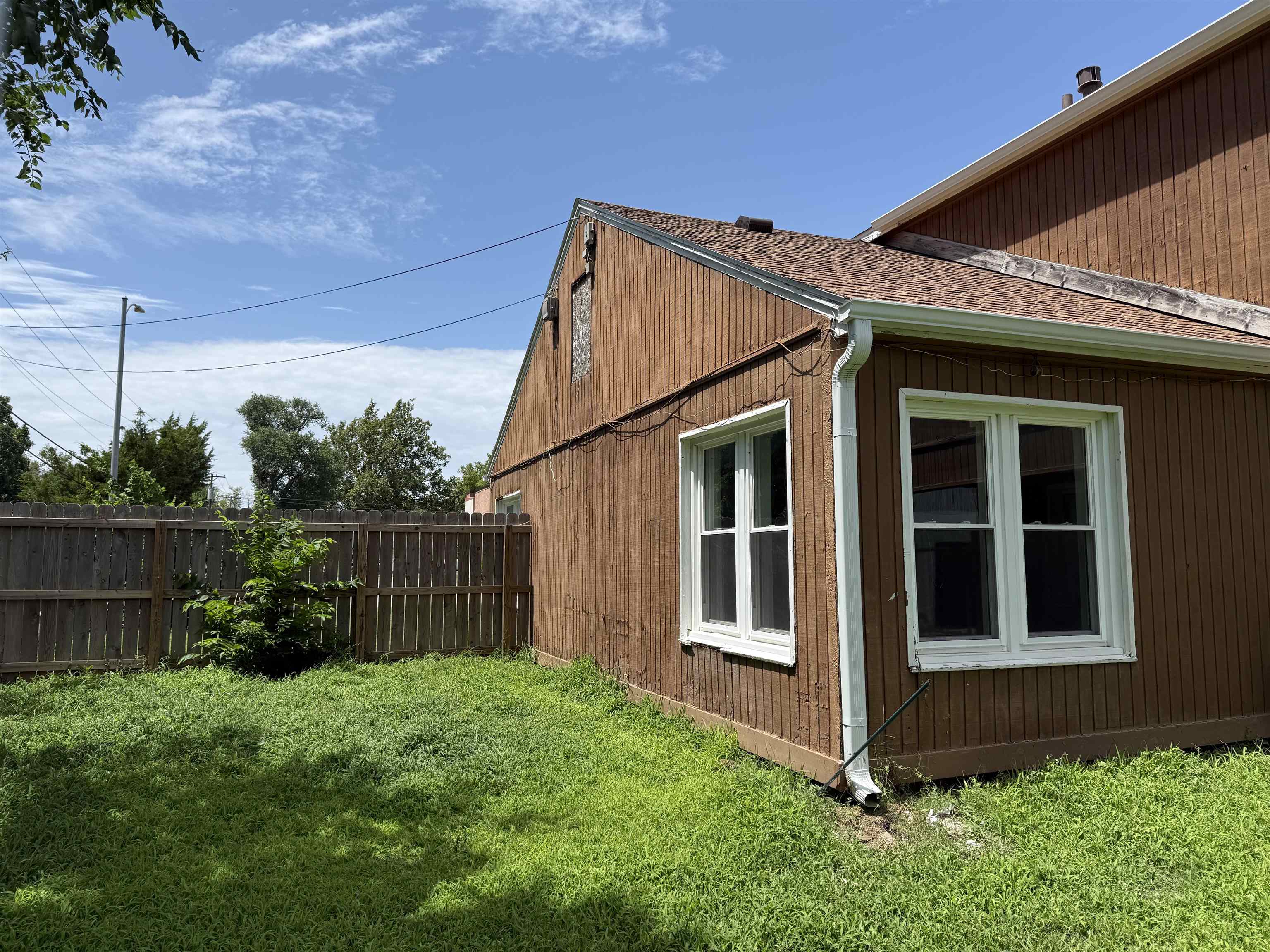 111 S Park St Property Photo 2