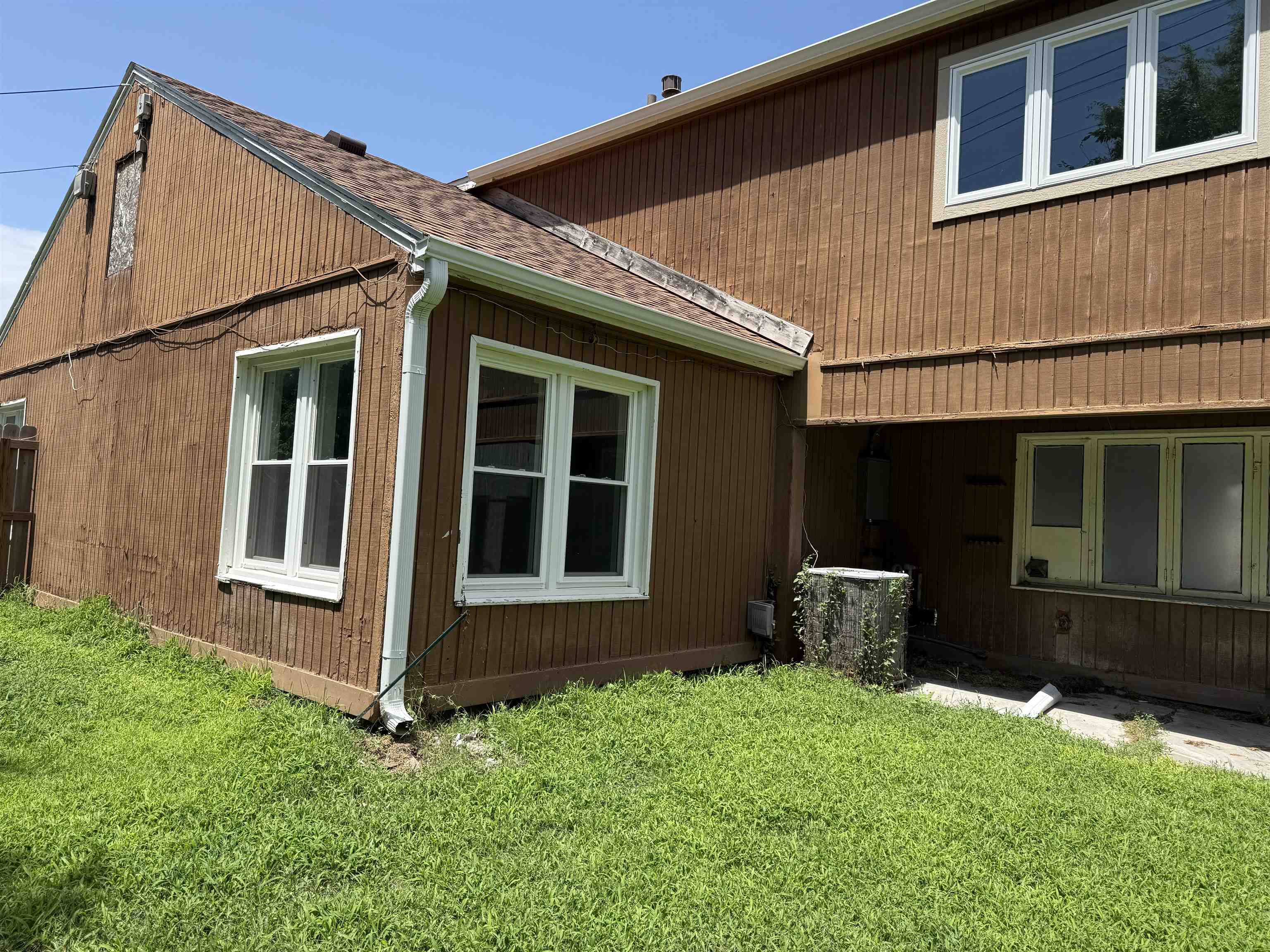 111 S Park St Property Photo 3