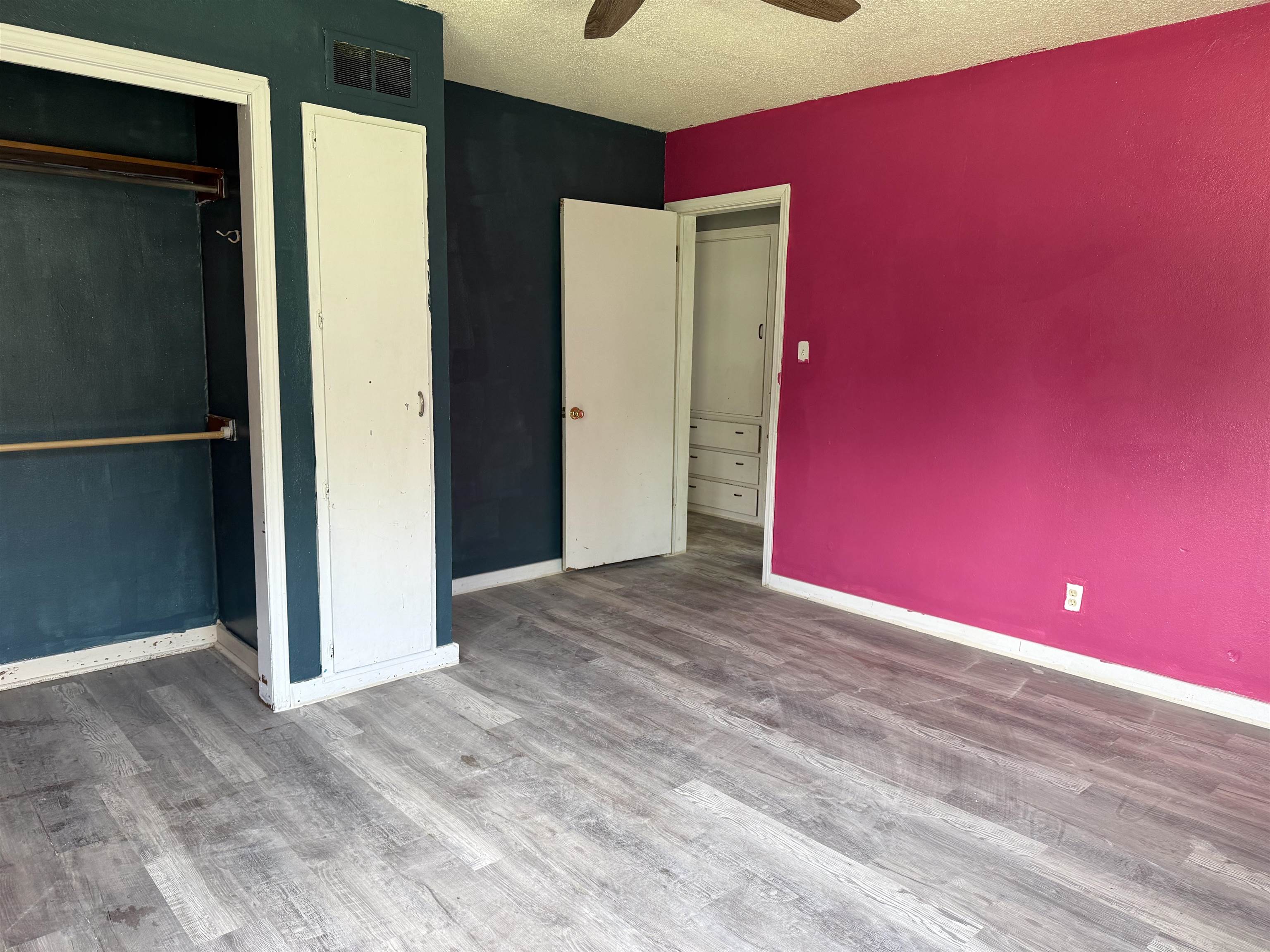 111 S Park St Property Photo 17