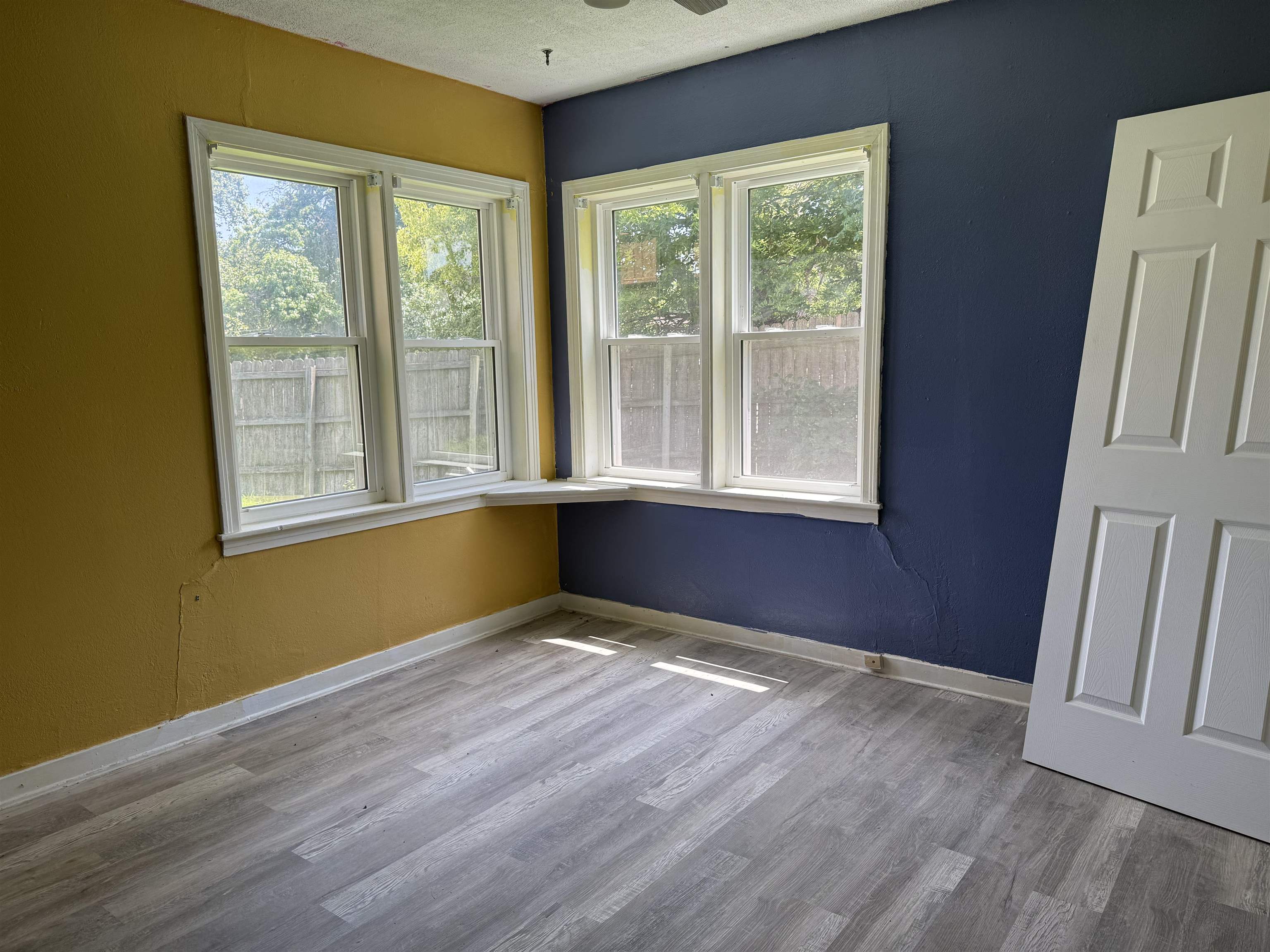 111 S Park St Property Photo 18