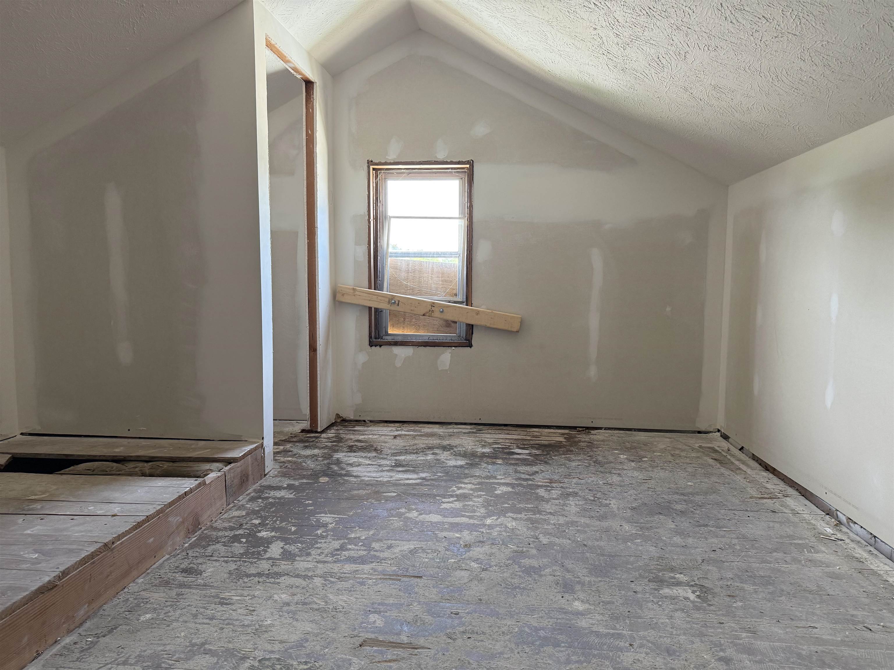 111 S Park St Property Photo 21