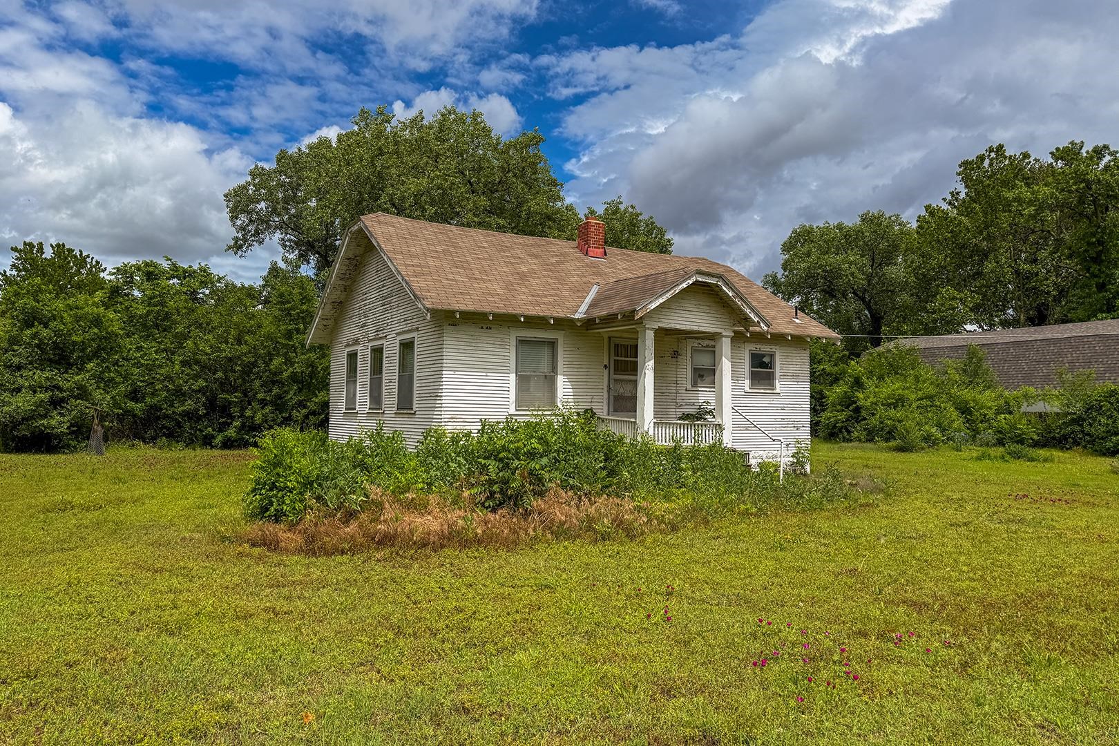 2926 N Wedgewood Property Photo 4