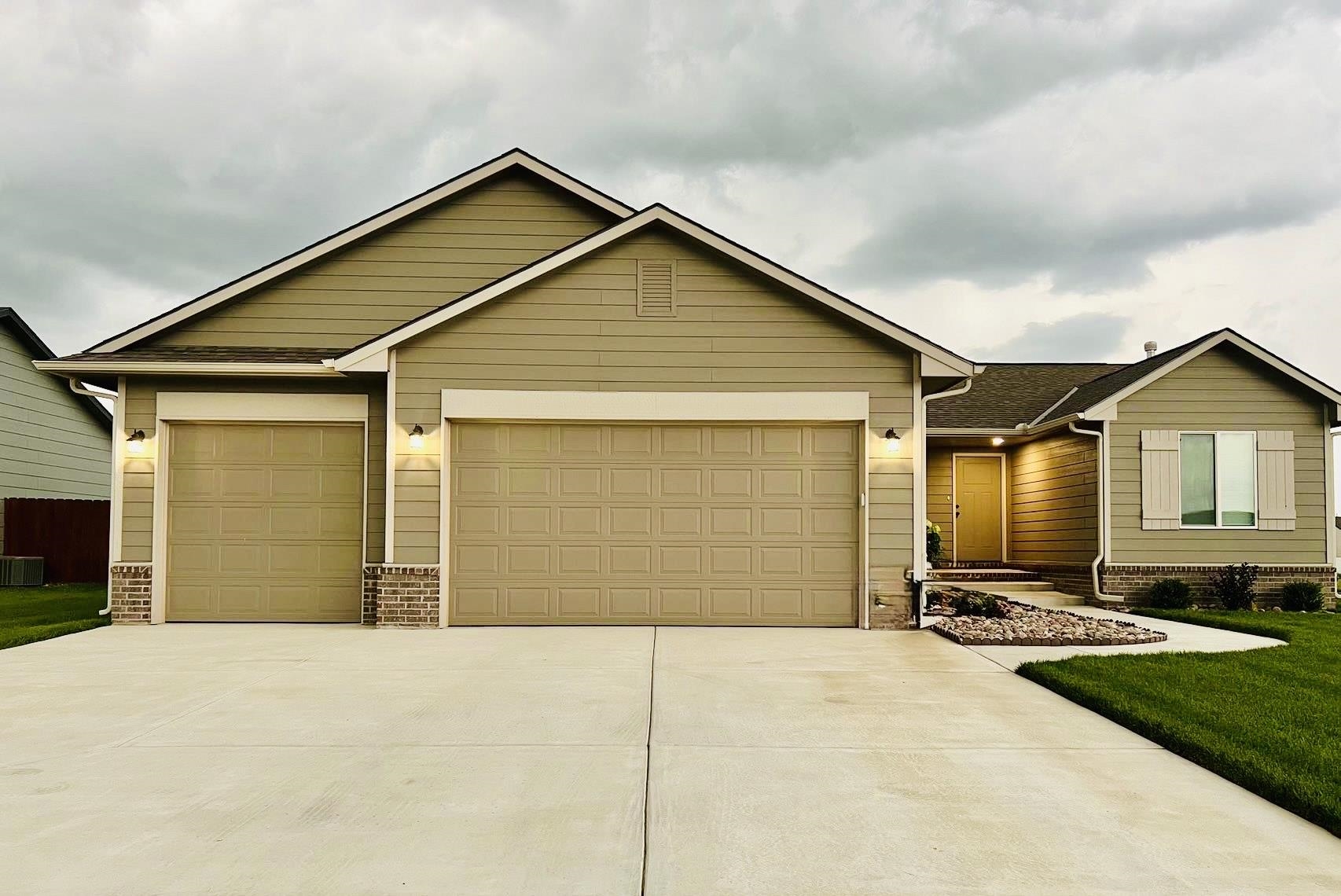 4560 N Atherton Property Photo 1