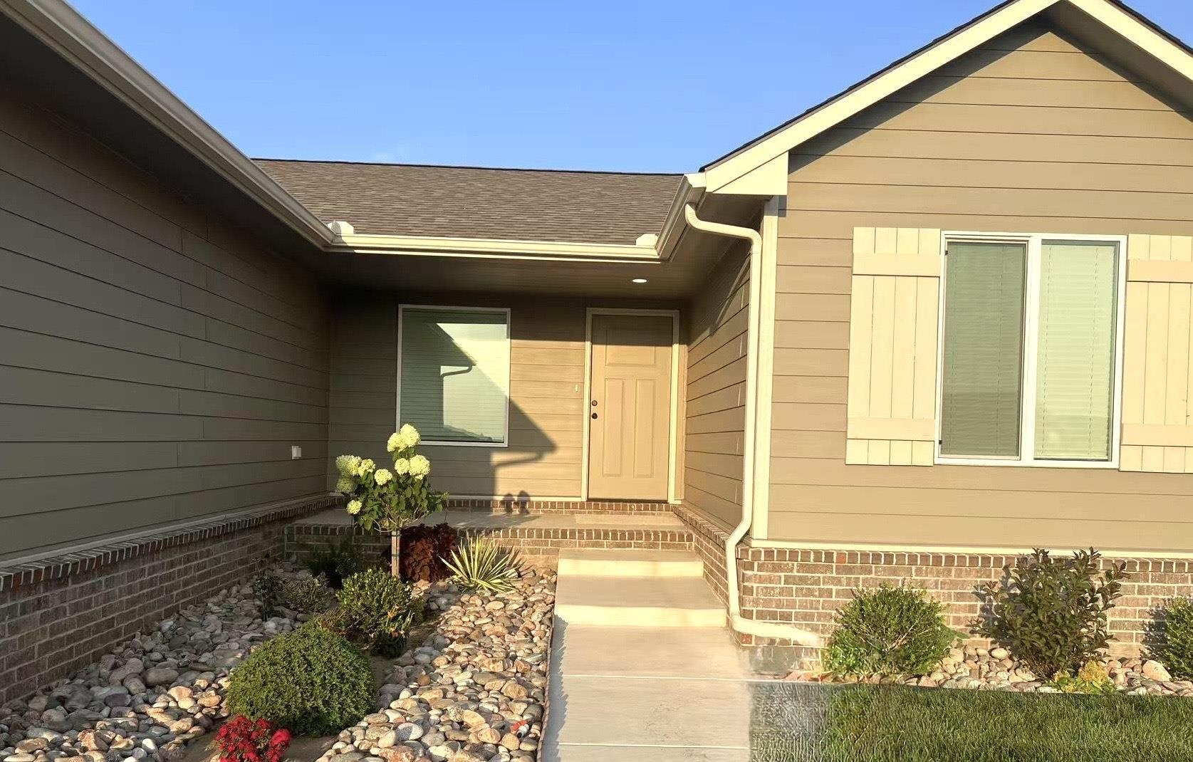 4560 N Atherton Property Photo 2