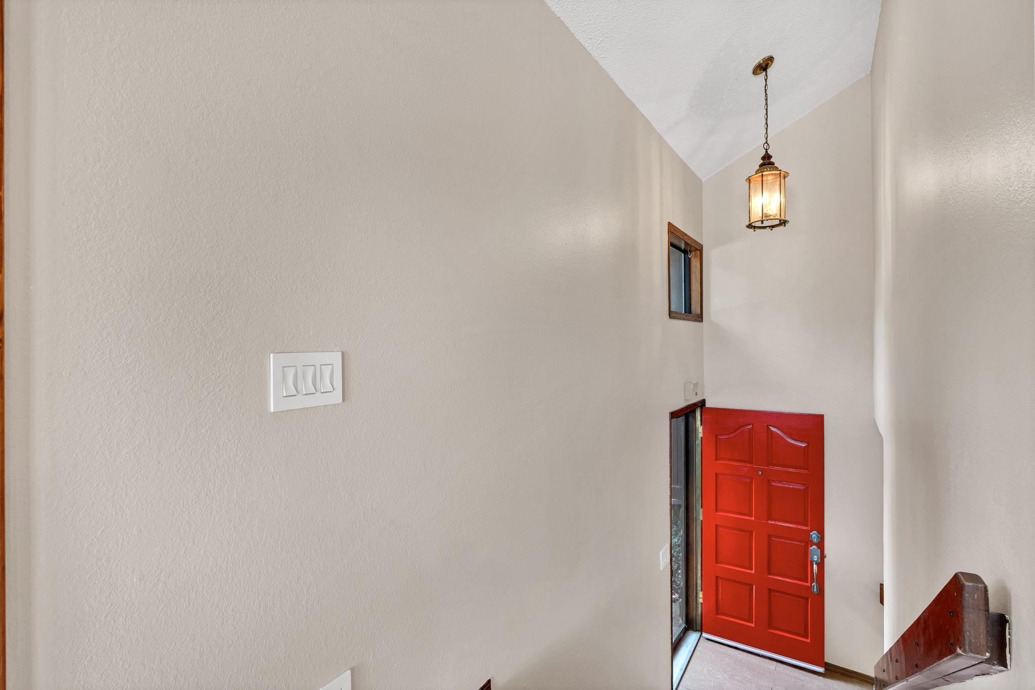 2421 S Yellowstone St Property Photo 8