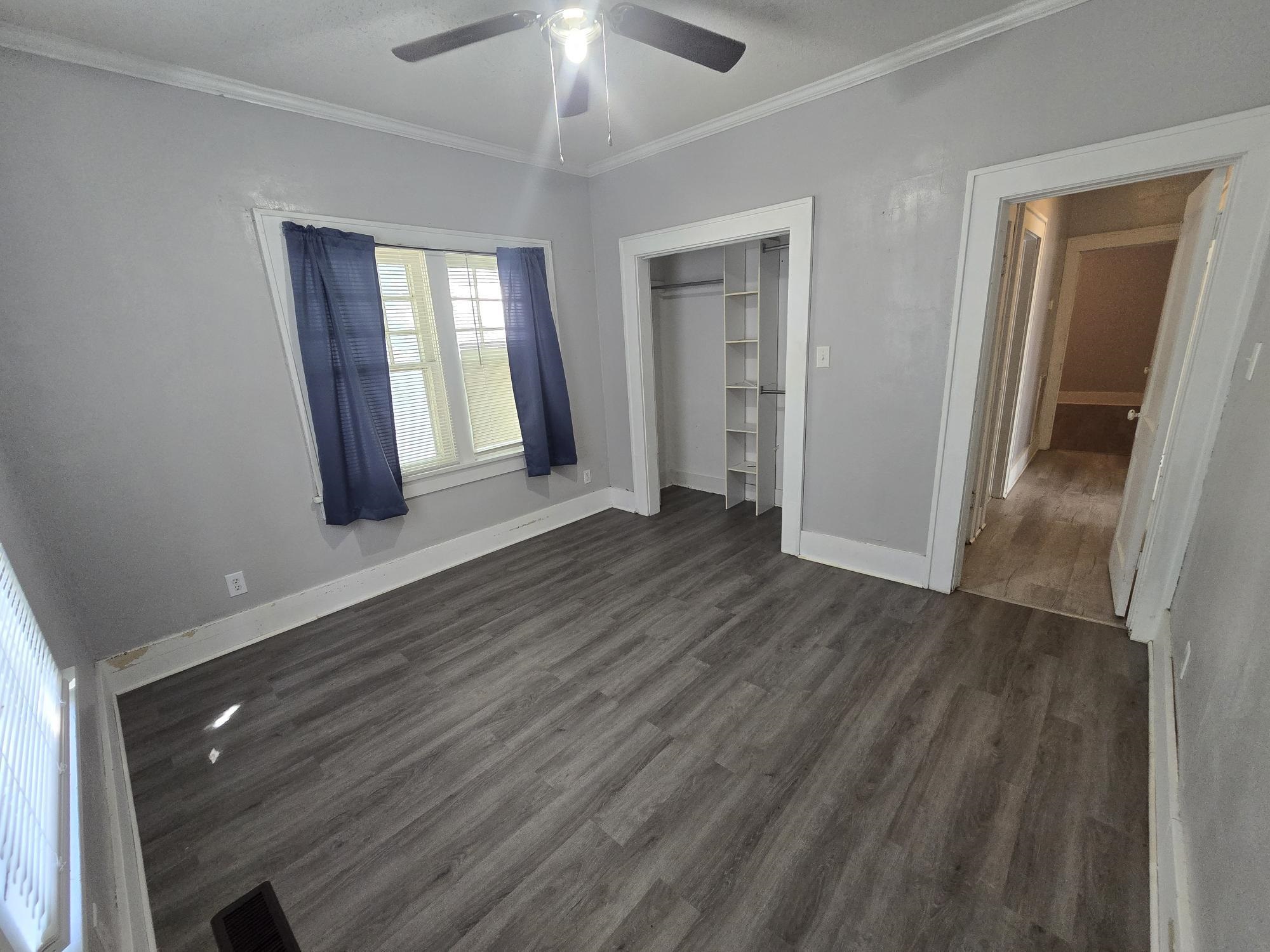 1412 E 2nd Property Photo 4
