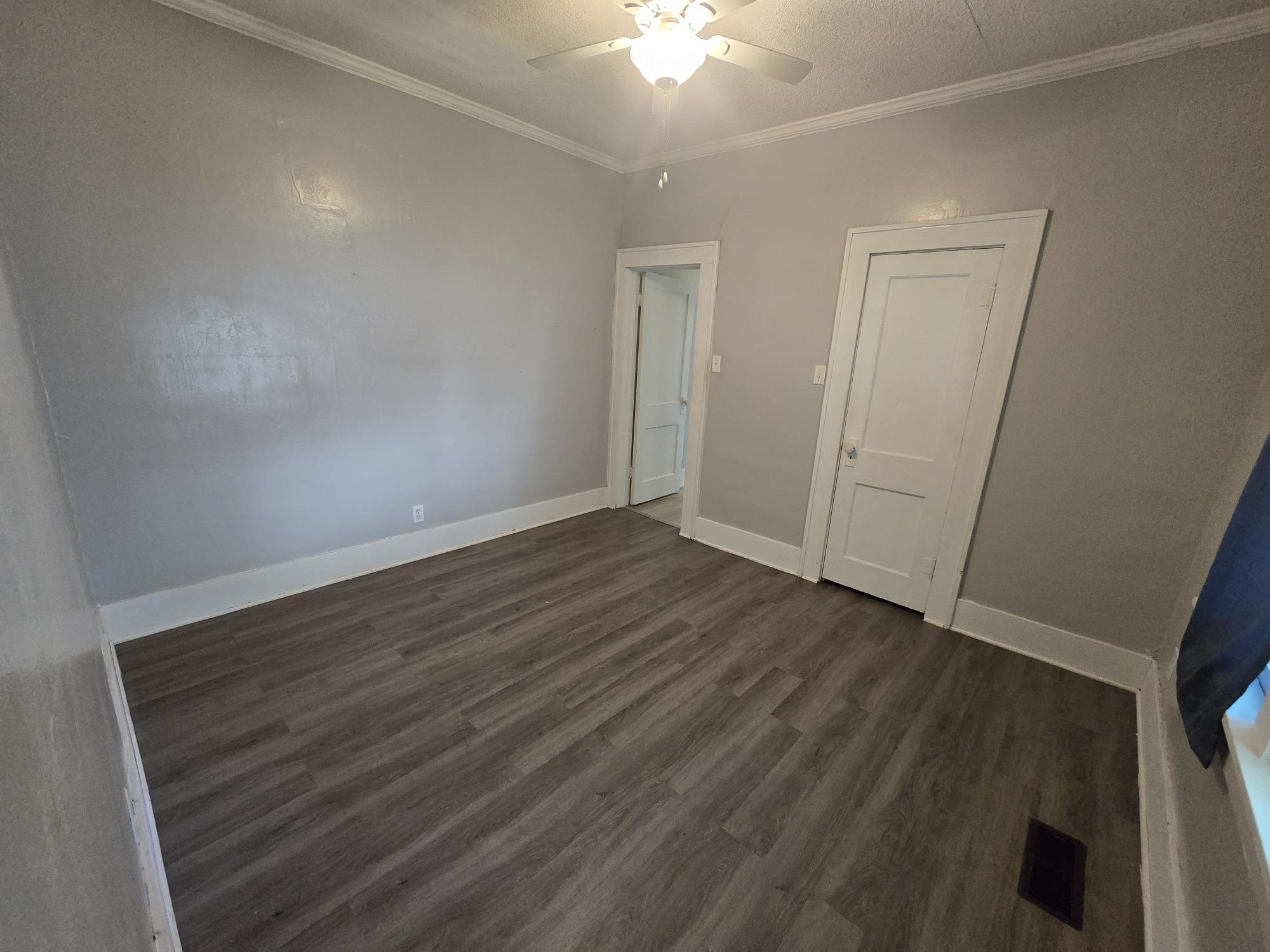 1412 E 2nd Property Photo 5