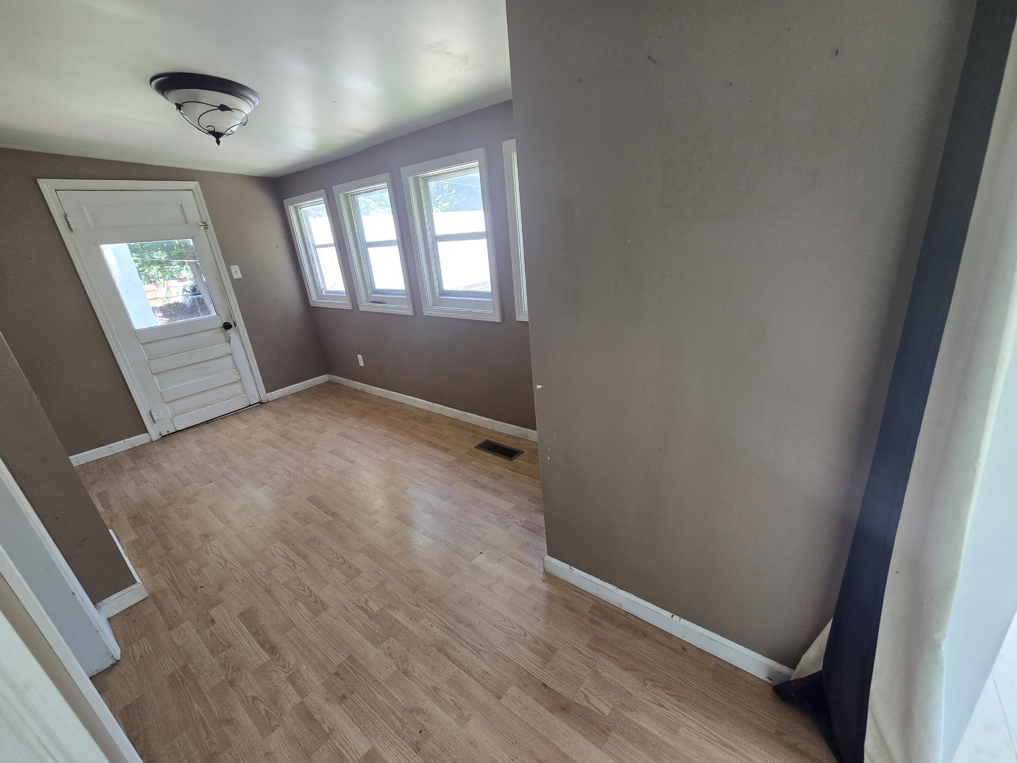 1412 E 2nd Property Photo 8