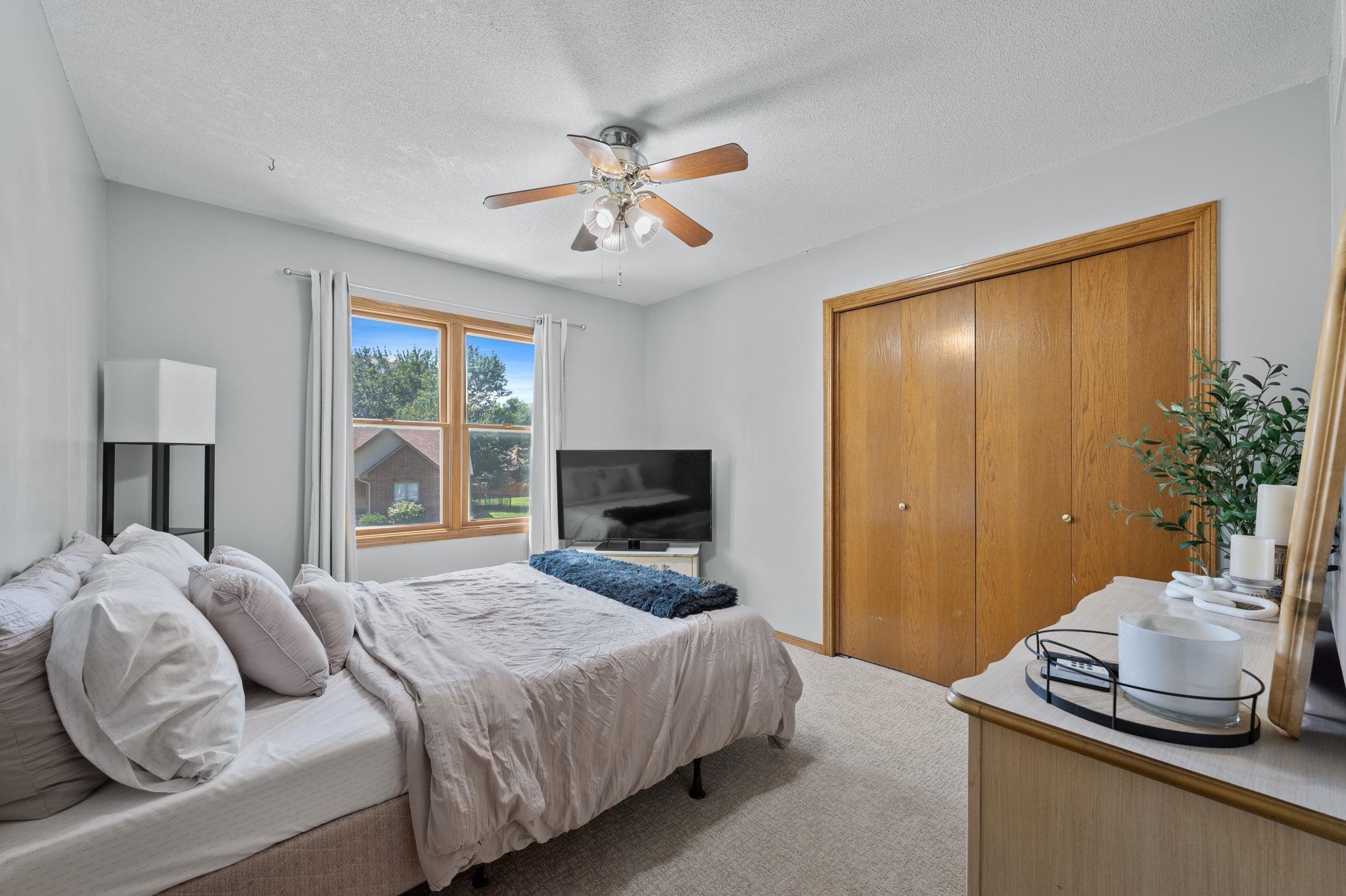 9422 W Sterling St Property Photo 24