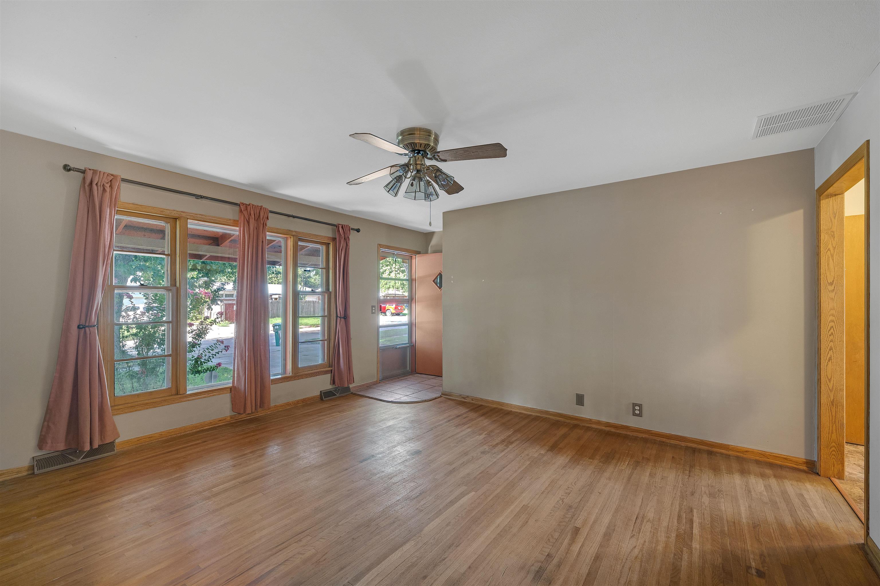1116 E Alturas St Property Photo 7