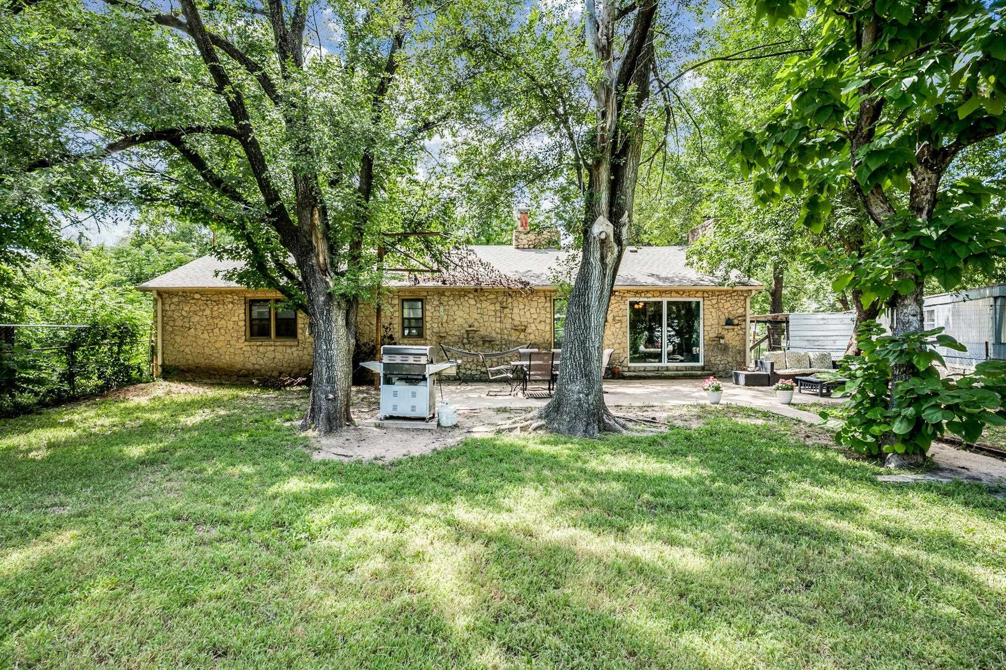 210 N Lincoln Property Photo 25
