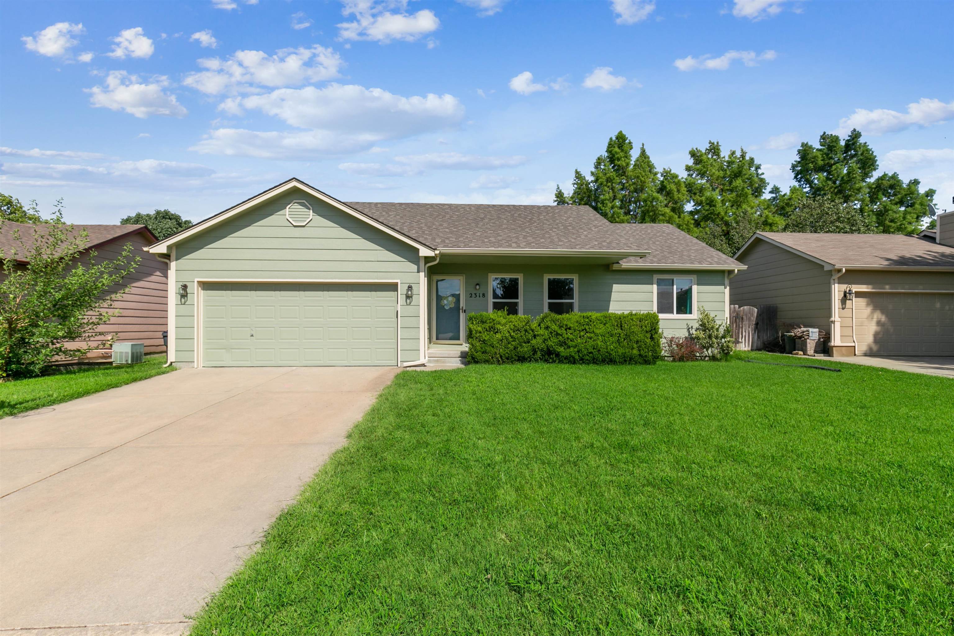 2318 S Shefford Property Photo 1