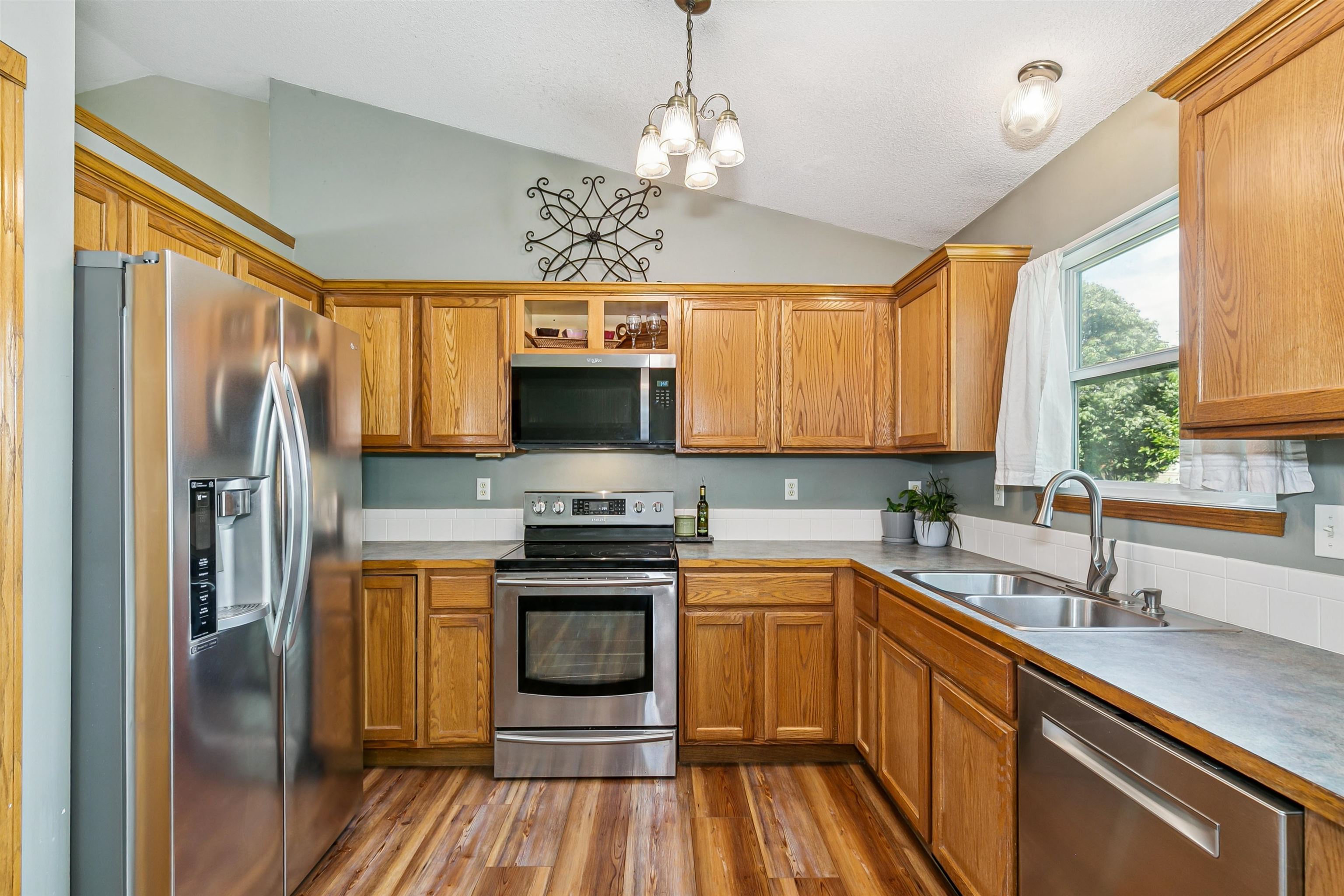 2318 S Shefford Property Photo 10