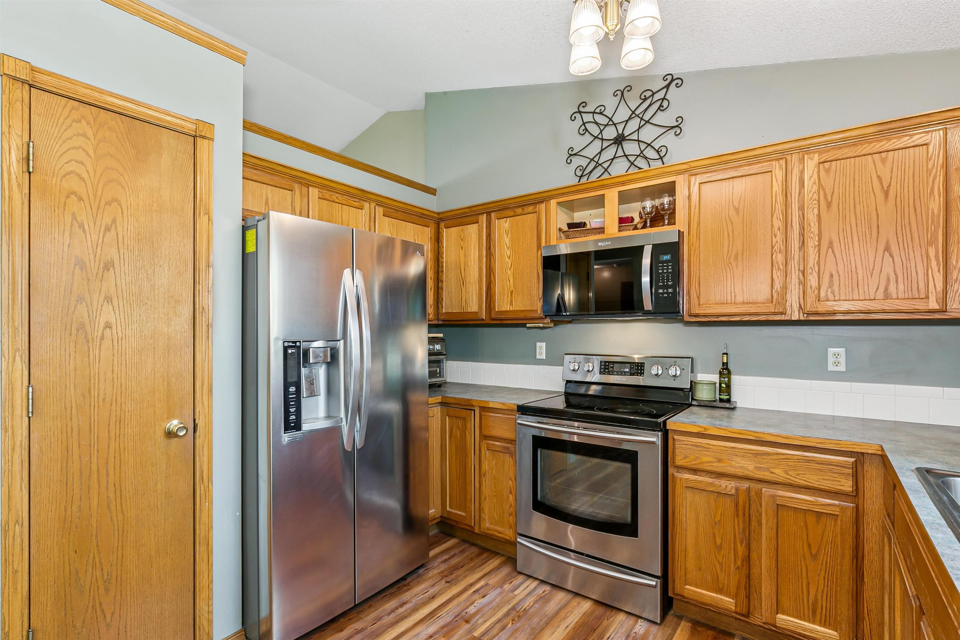 2318 S Shefford Property Photo 11