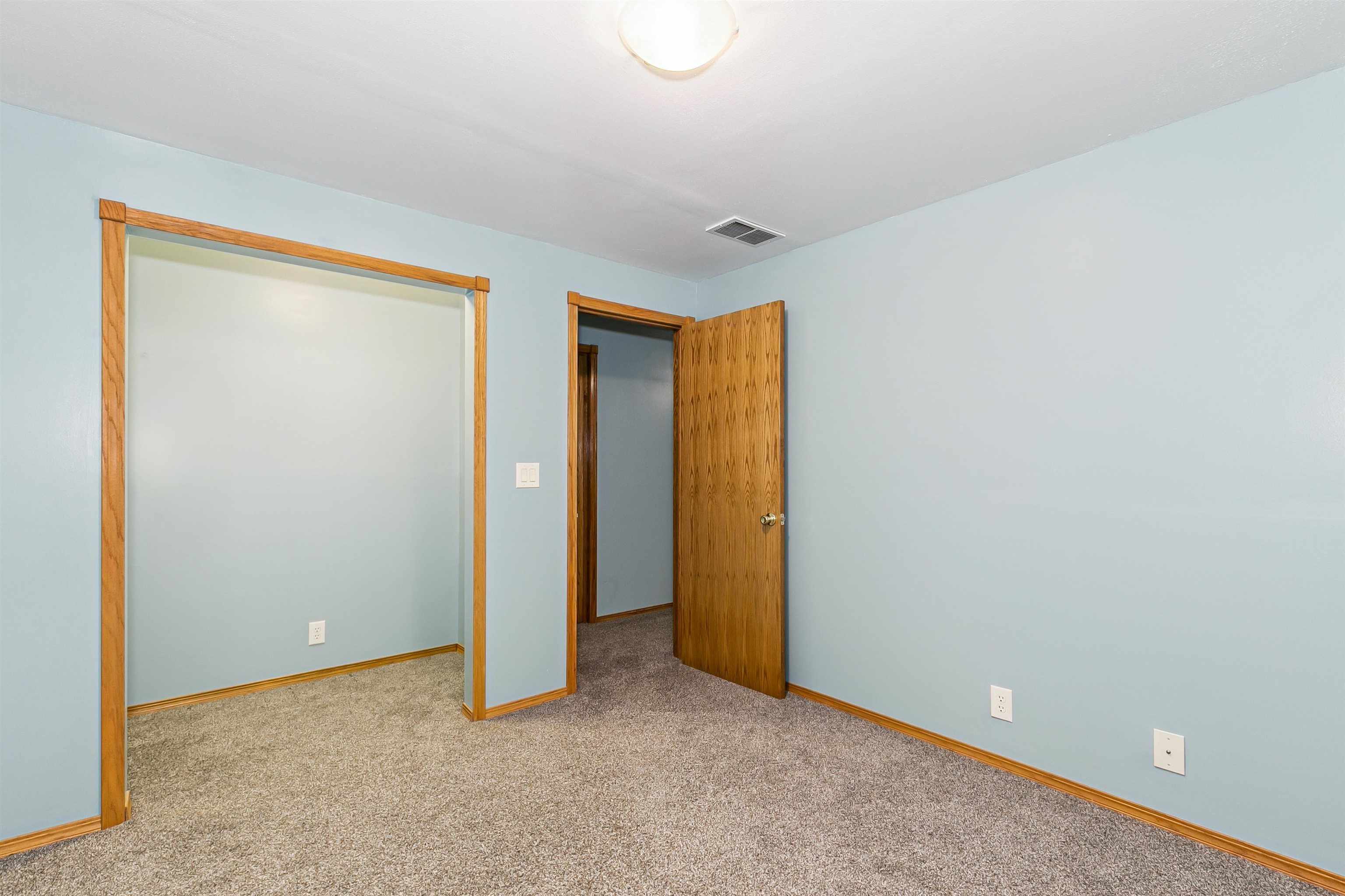 2318 S Shefford Property Photo 27
