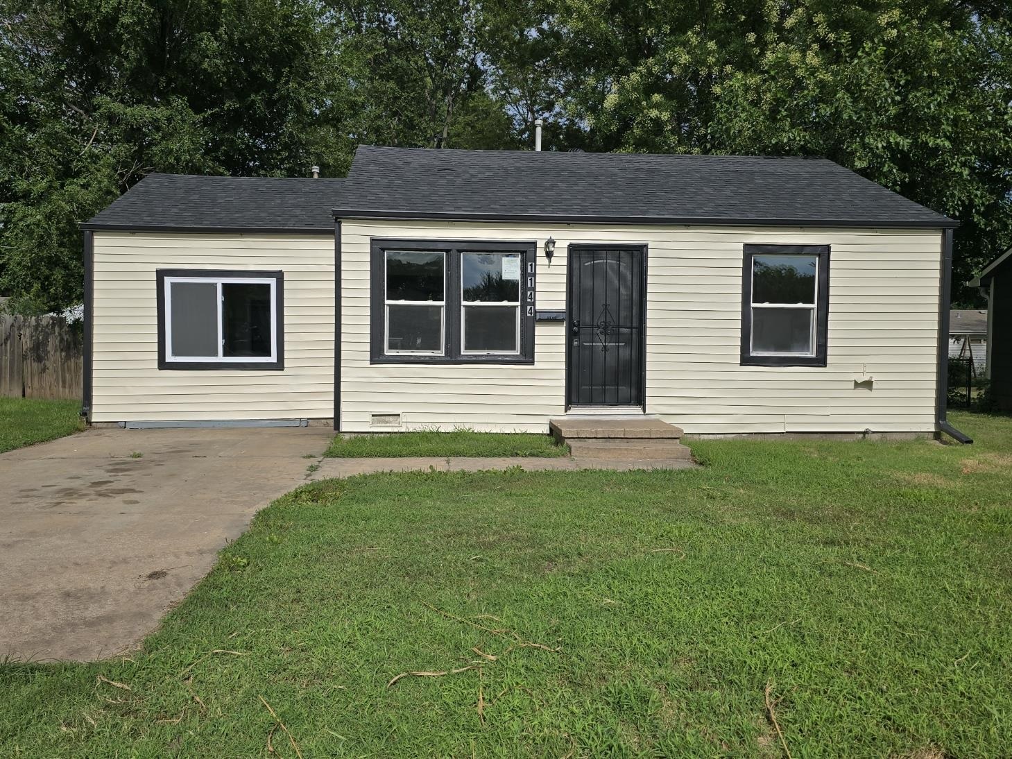 1144 S Pineridge Property Photo