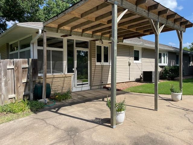 933 Spruce Street Property Photo 17