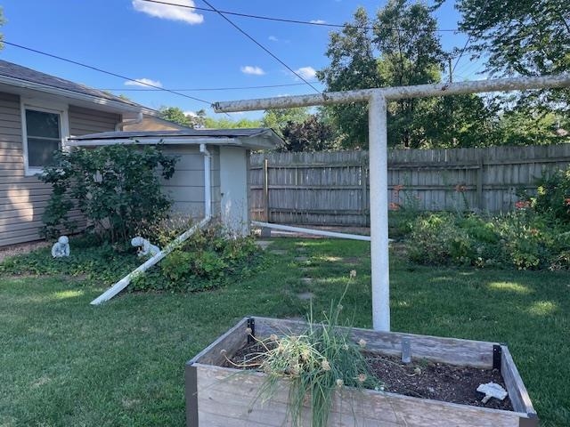 933 Spruce Street Property Photo 21