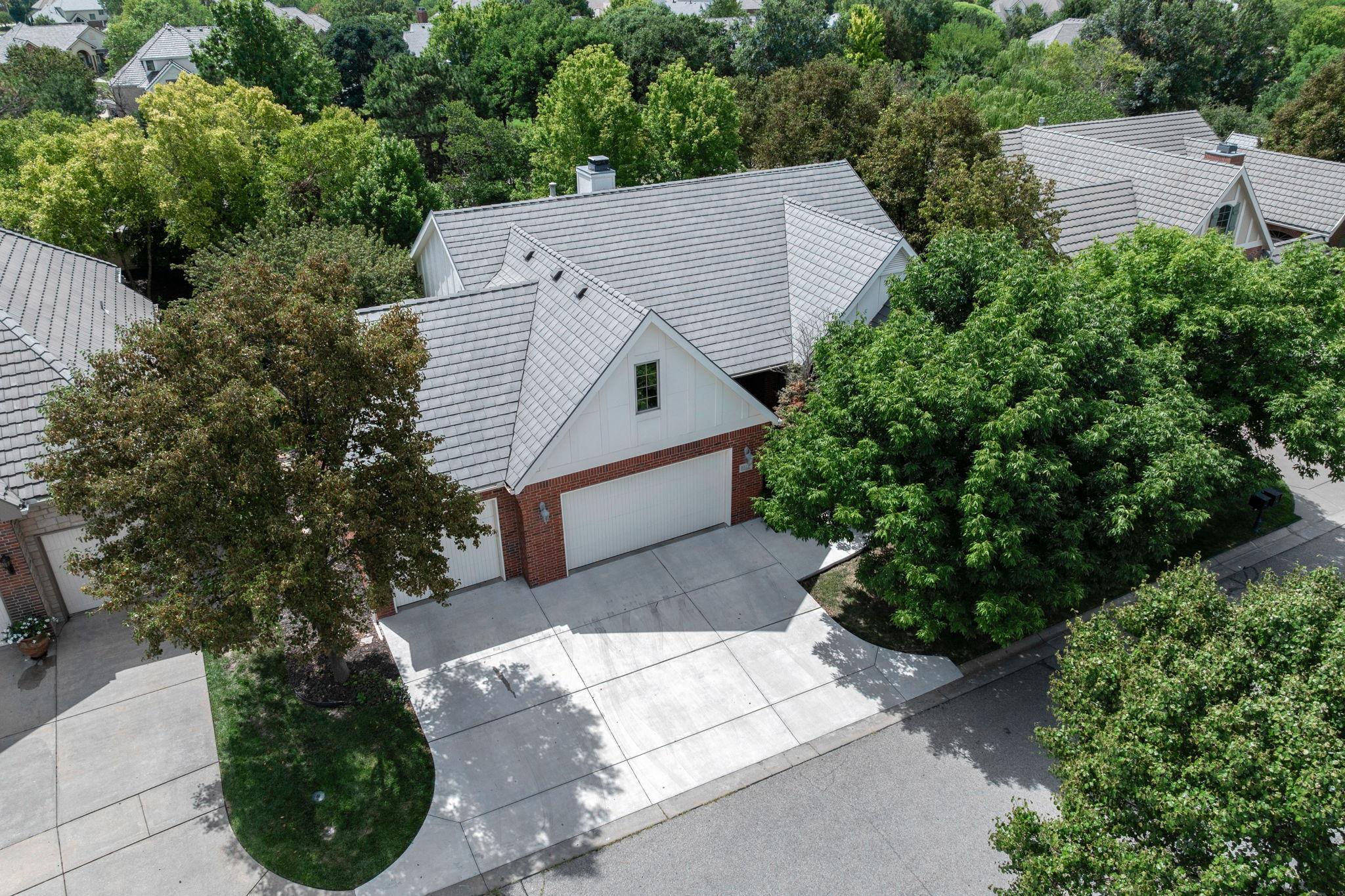 8811 E Churchill Cir Property Photo 2