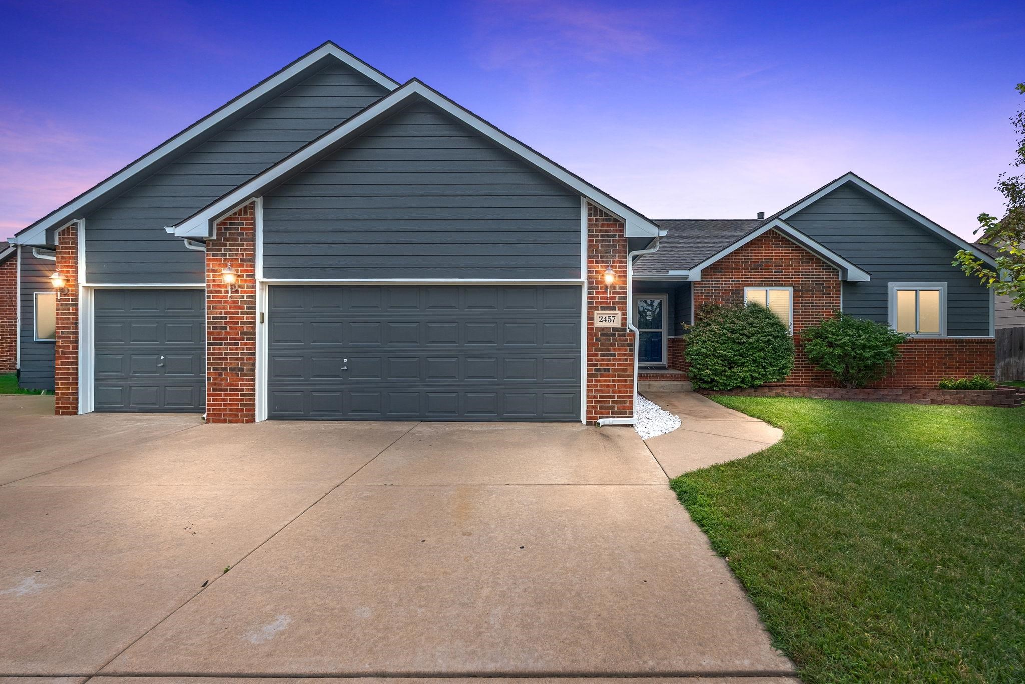 2457 E Dory Ct. Property Photo 1