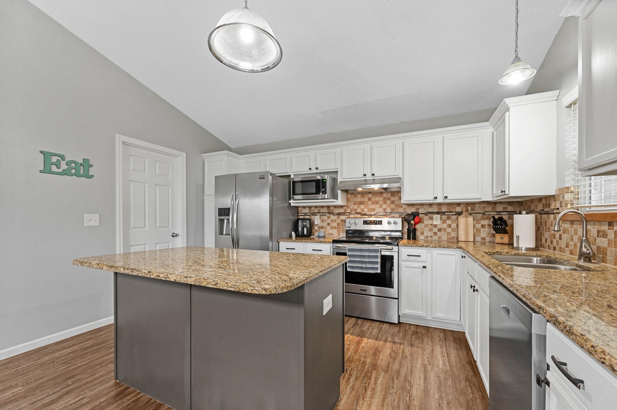 2457 E Dory Ct. Property Photo 8