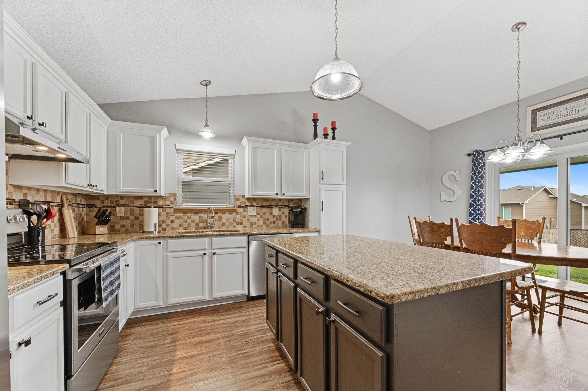 2457 E Dory Ct. Property Photo 9