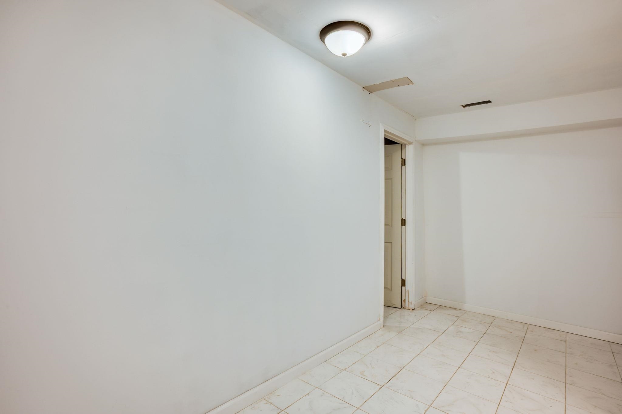 2338 S Linden Cir Property Photo 23