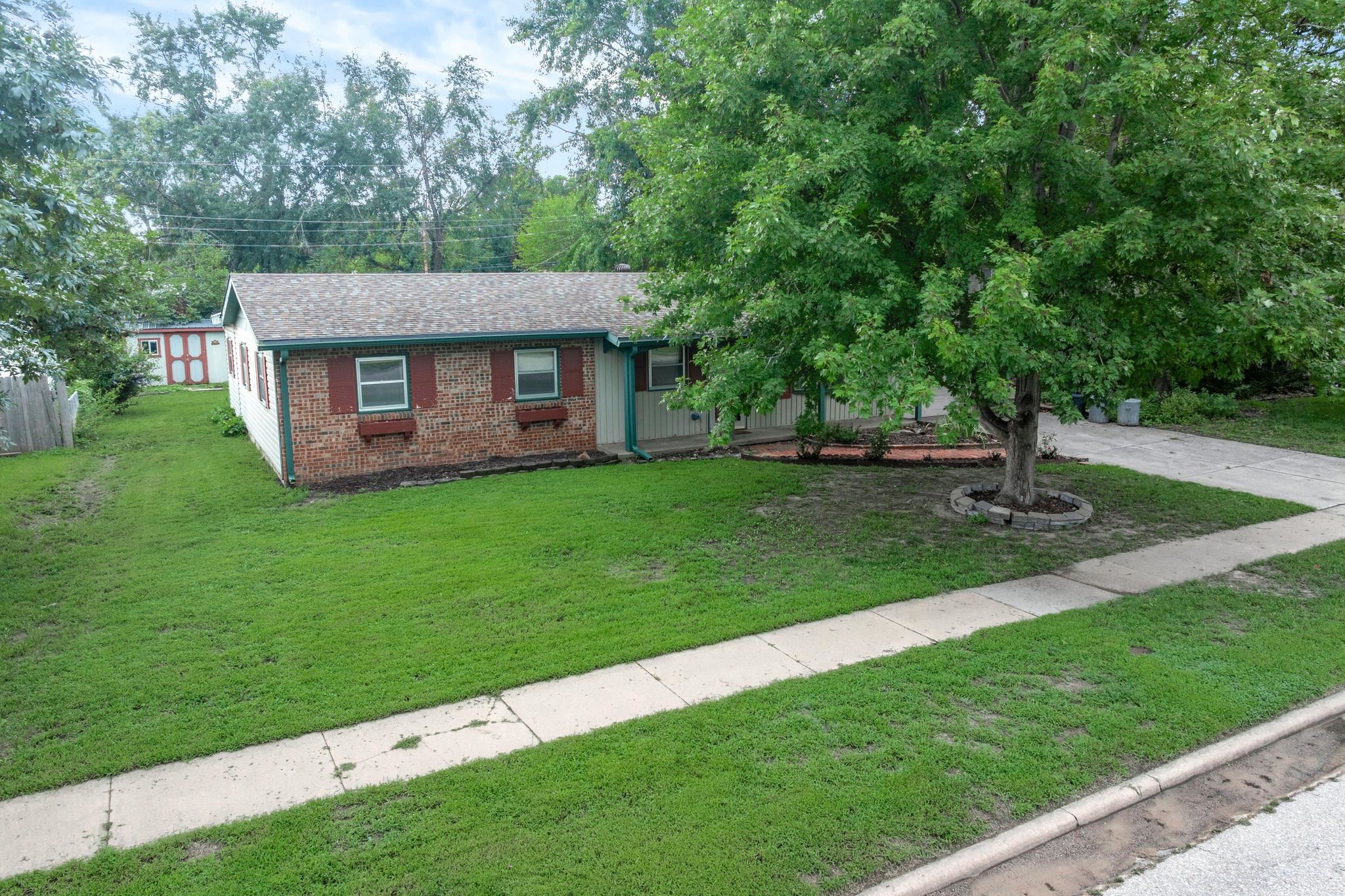 913 N Wilbur Ln Property Photo 34