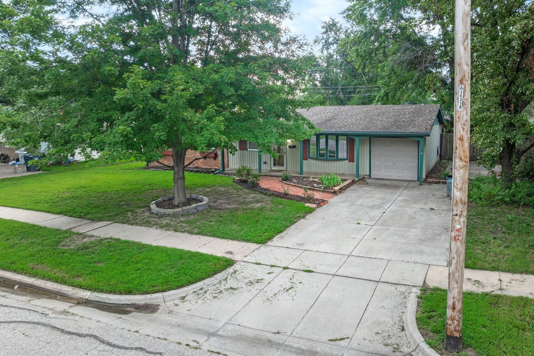 913 N Wilbur Ln Property Photo 35