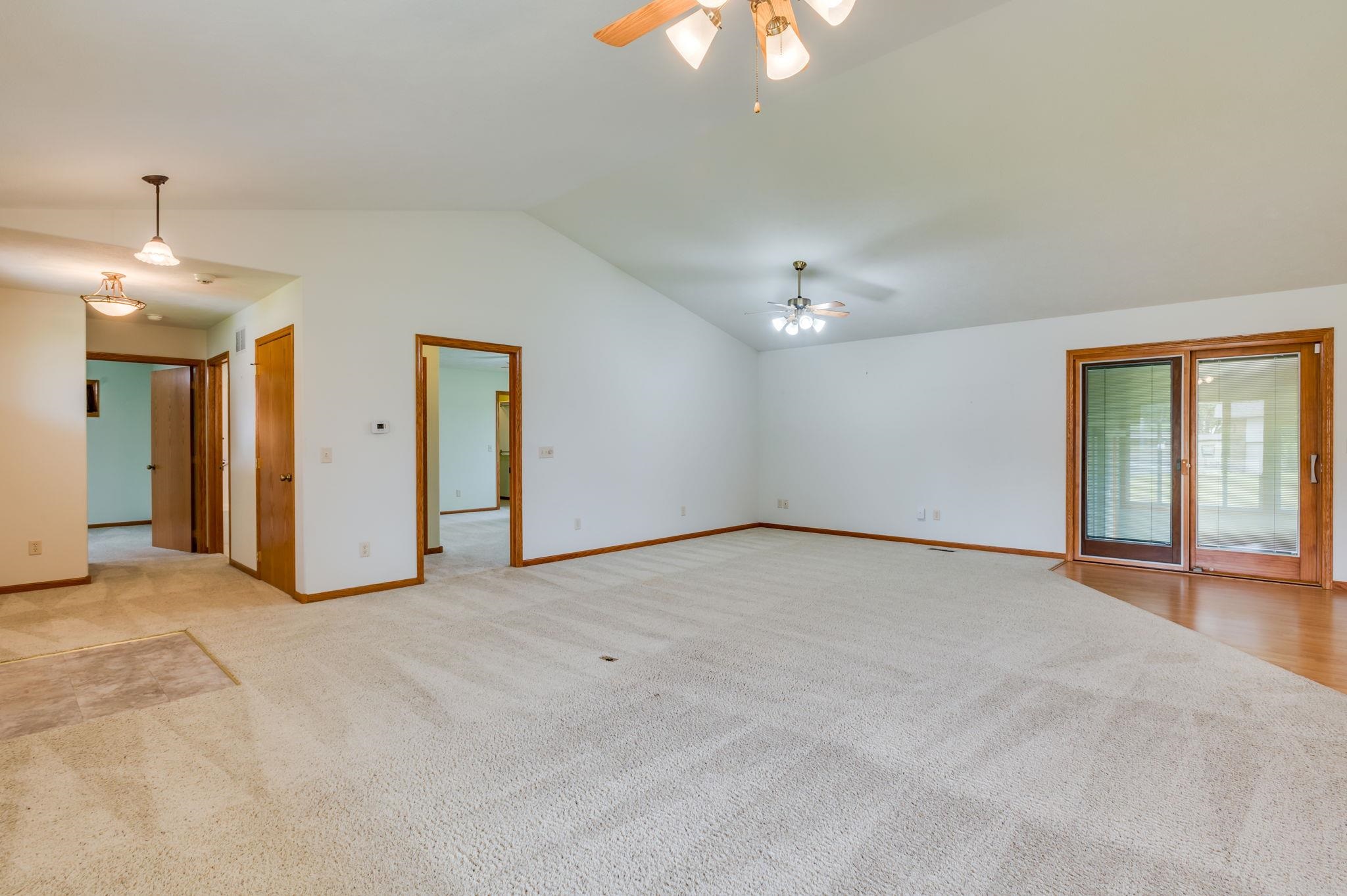 42 Detroit Dr Property Photo 5