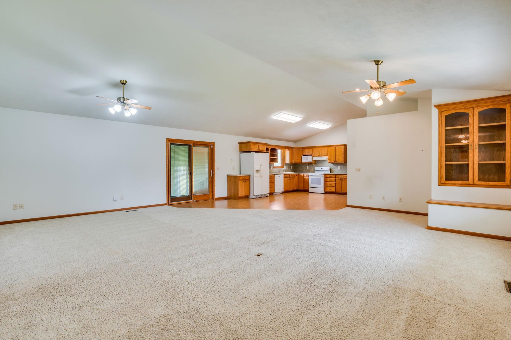 42 Detroit Dr Property Photo 6
