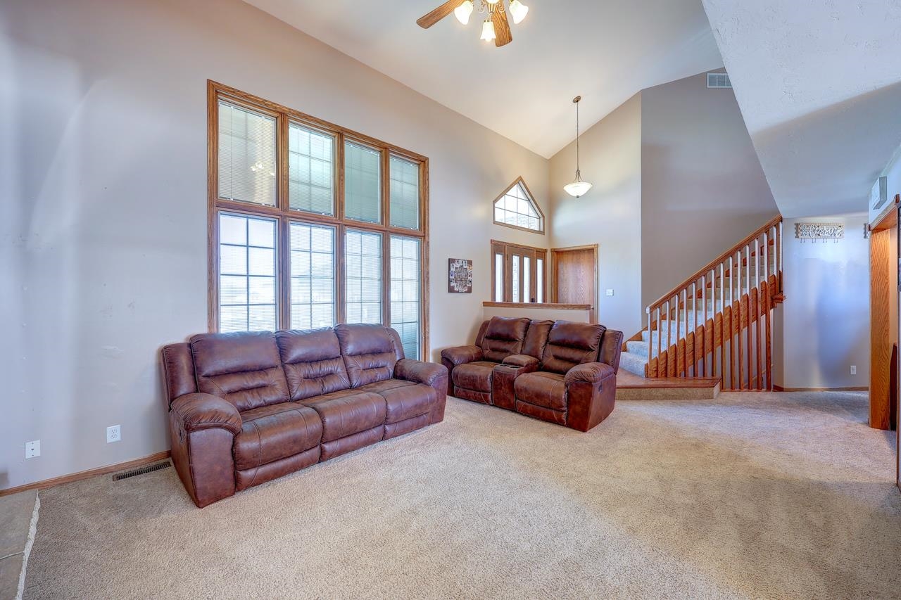 3408 Lakeshore Drive Property Photo 6