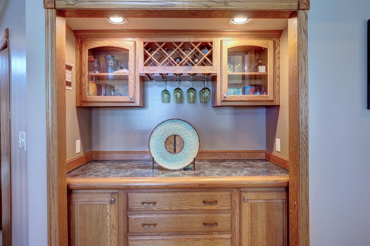 3408 Lakeshore Drive Property Photo 9
